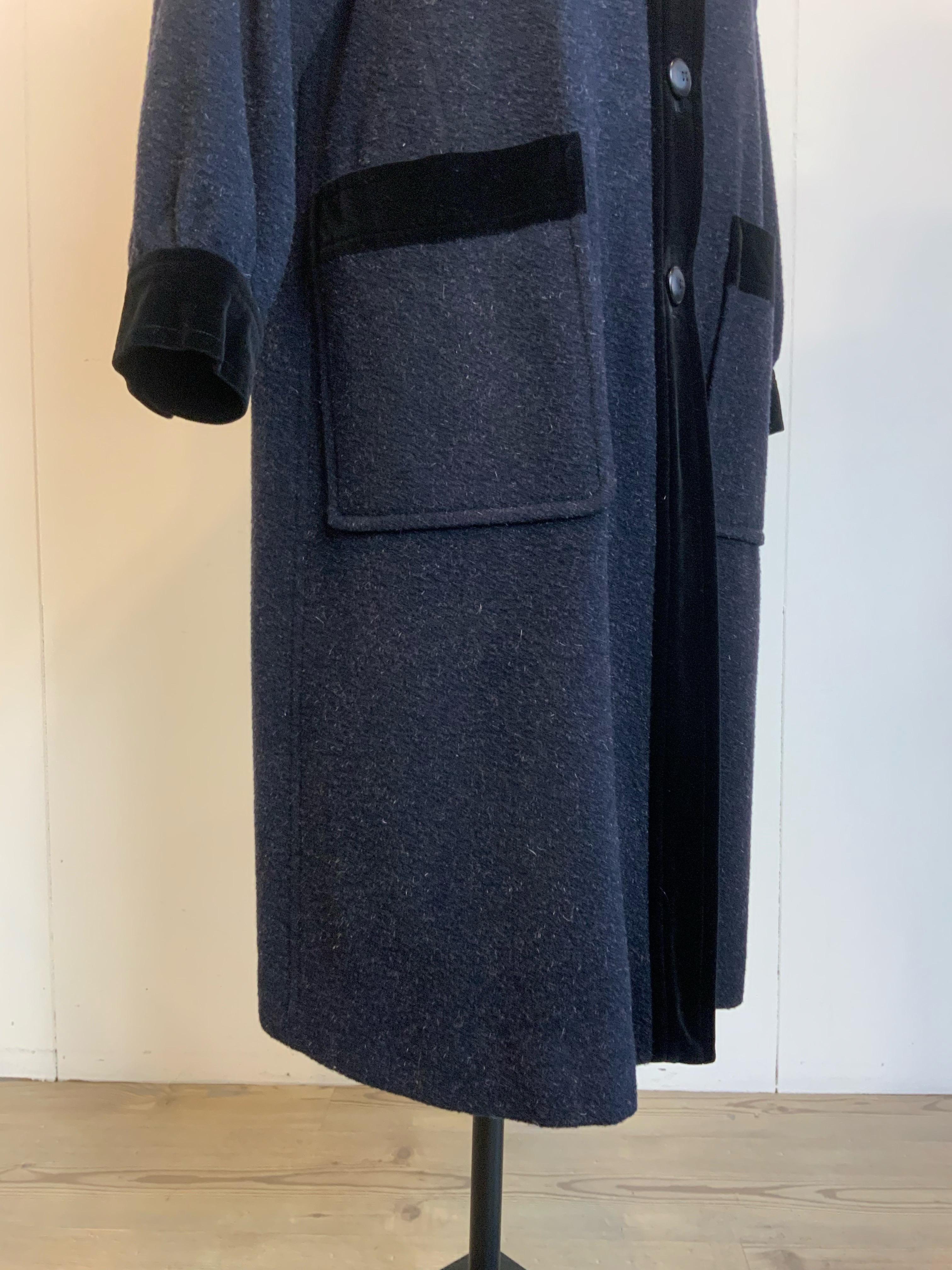Yves Saint Laurent Variation blue Coat In Excellent Condition For Sale In Carnate, IT