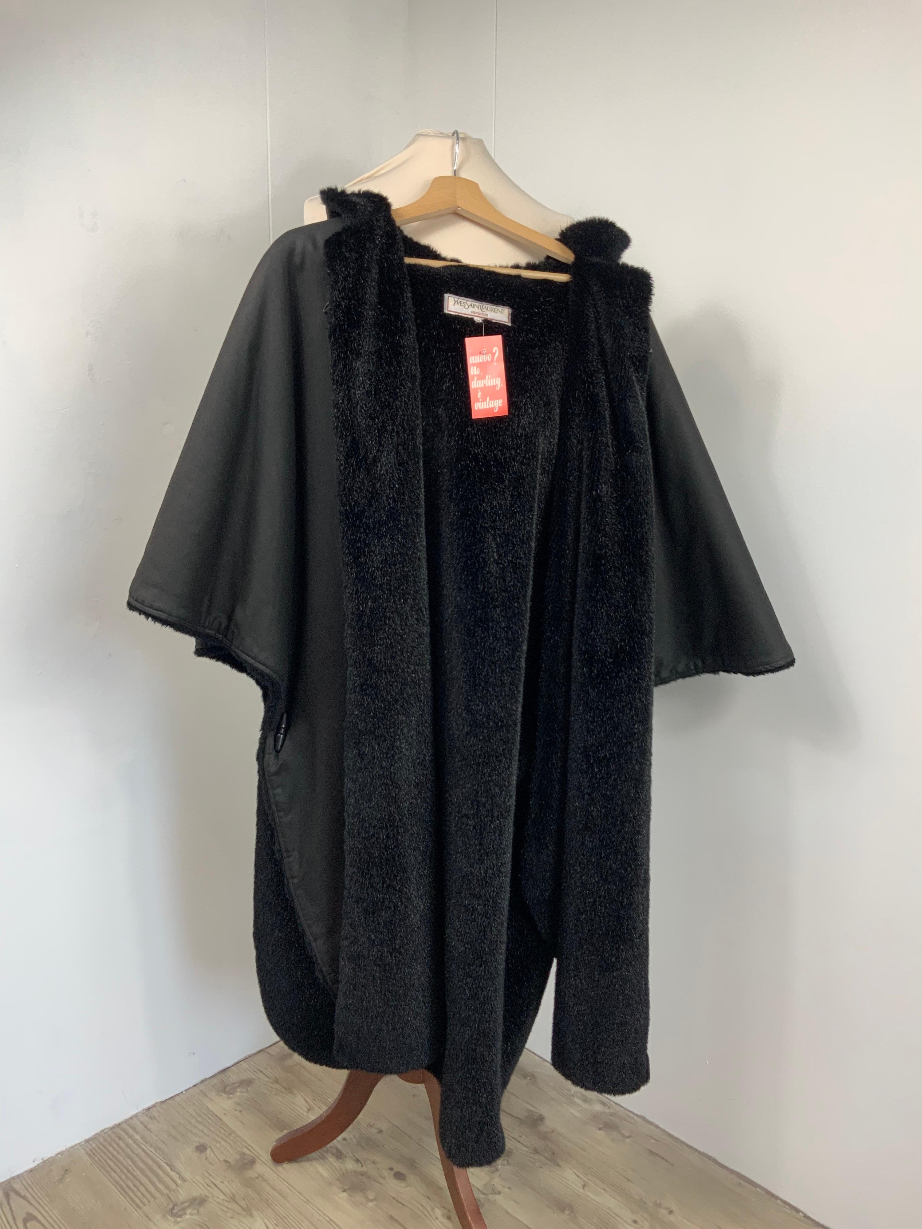 Yves Saint Laurent Variation vintage Cloak For Sale 3