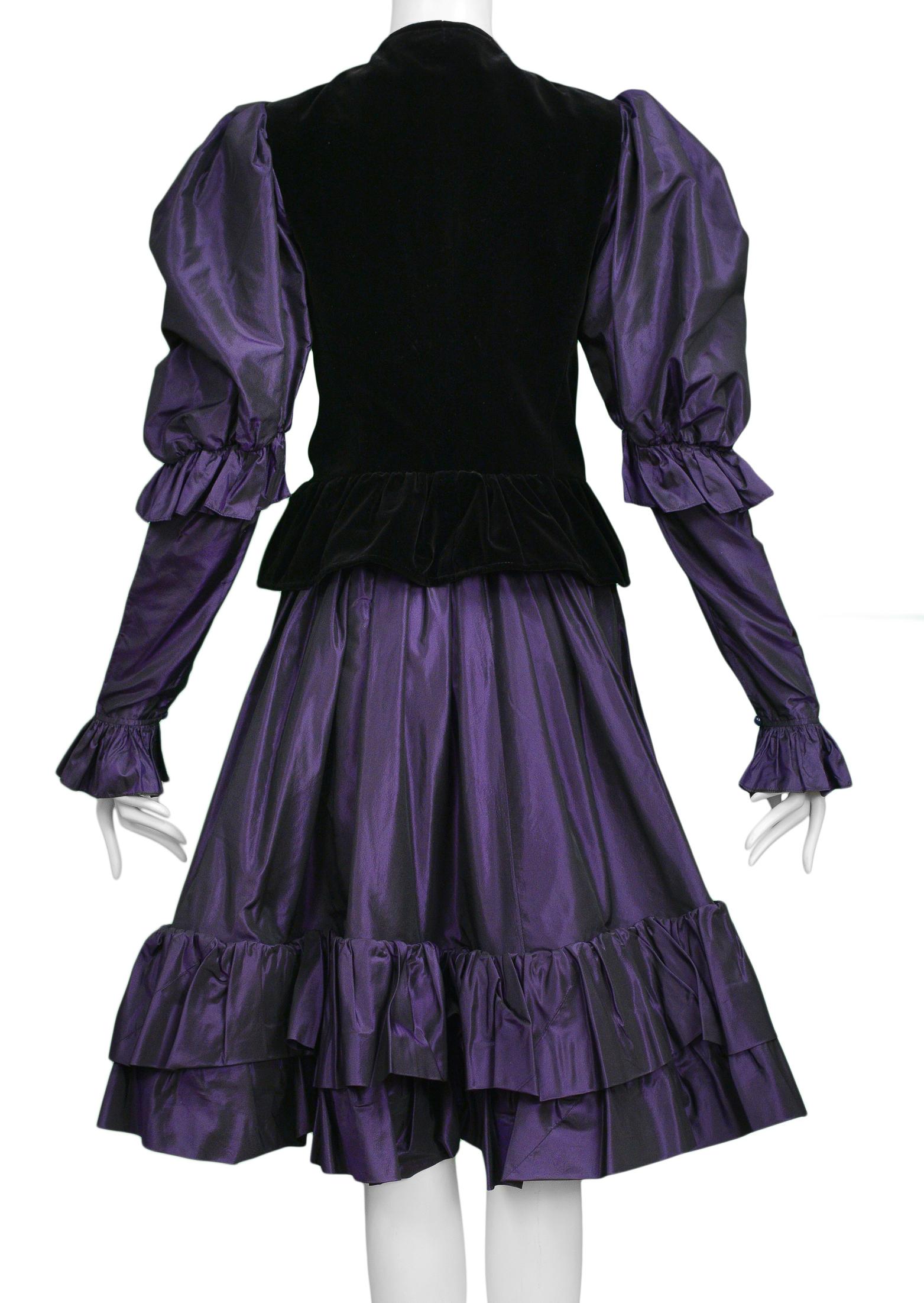 Ensemble jupe à volants en velours et taffetas violet royal Yves Saint Laurent - 1982 en vente 1