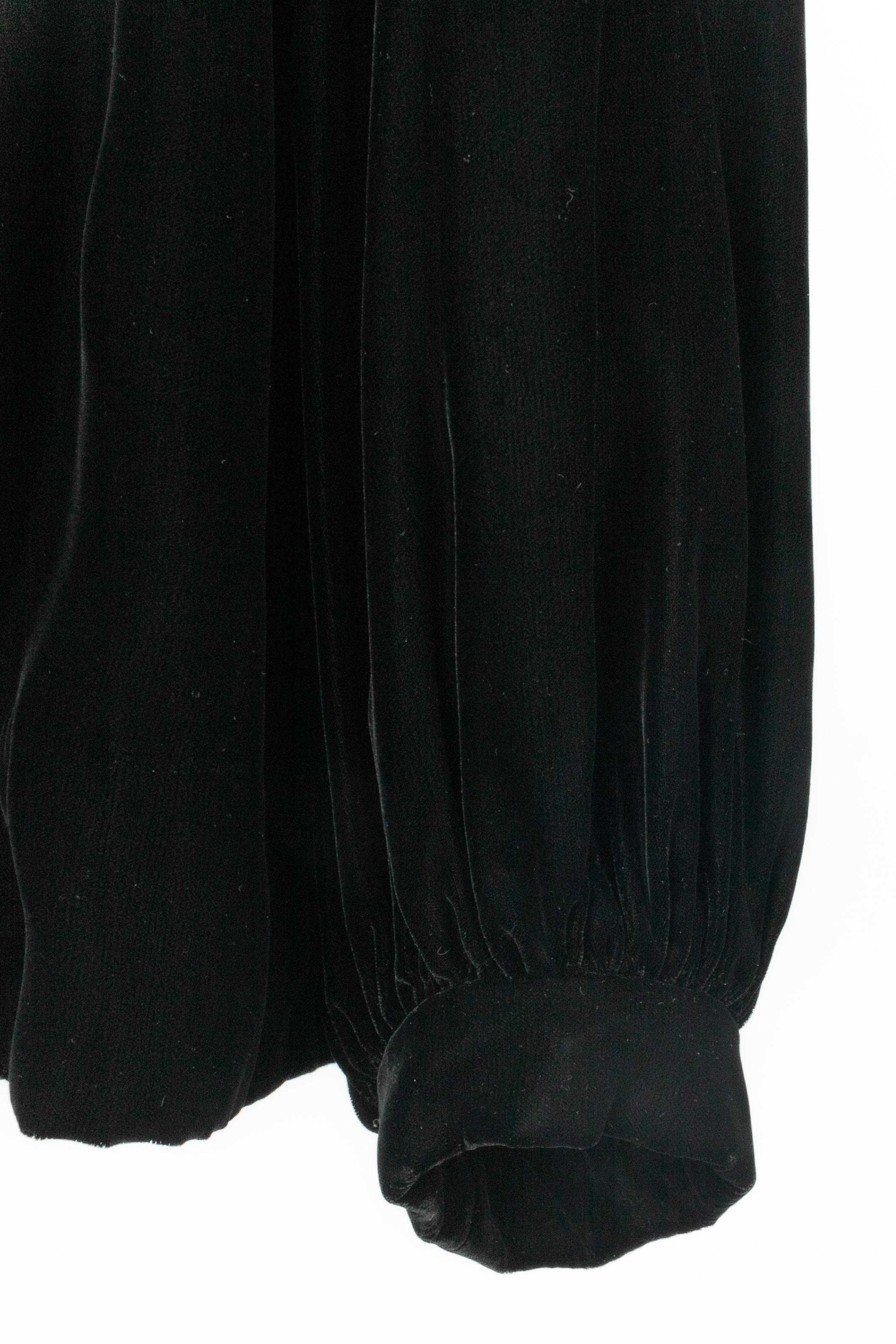 Set di velluto Yves Saint Laurent in vendita 8