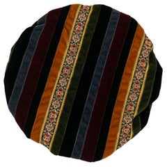 Yves Saint Laurent Chapeau rayé en velours/Beret
