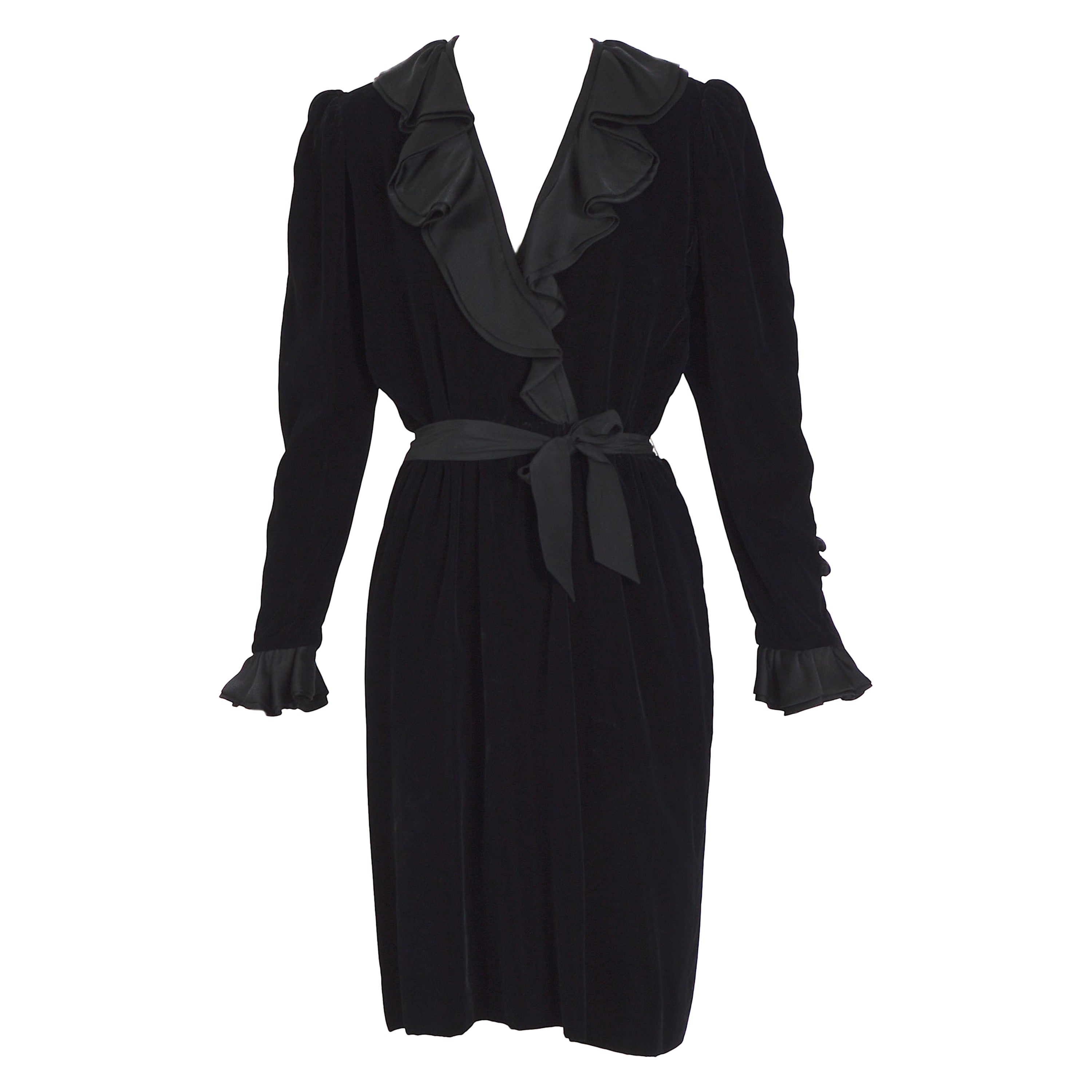 Yves Saint Laurent Vintage 1986 Samt-Kleid mit Rüschen gesehen bei Catherine Deneuve im Angebot