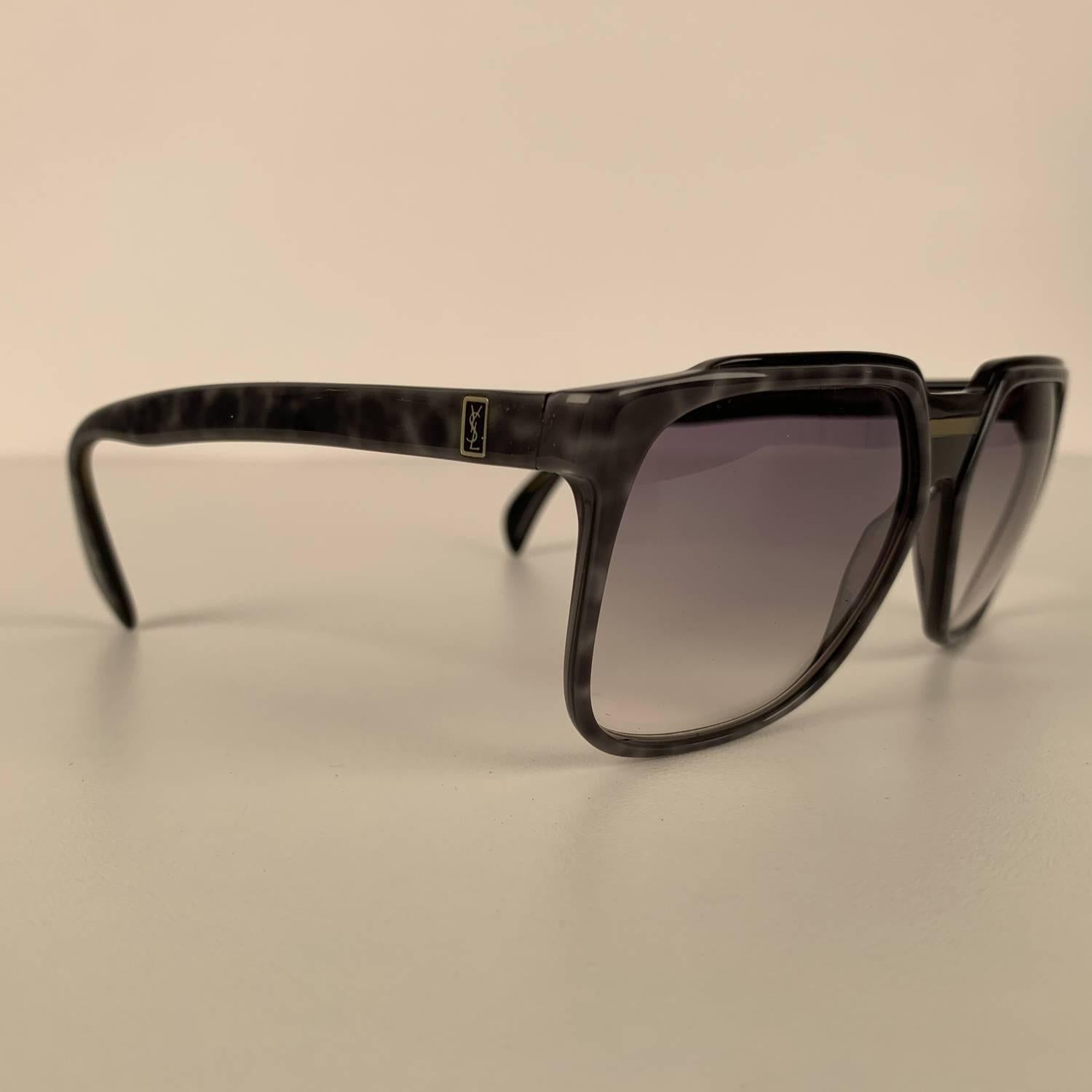 Yves Saint Laurent Vintage 80s Gray Marbled Sunglasses 8732 P096 In Excellent Condition In Rome, Rome