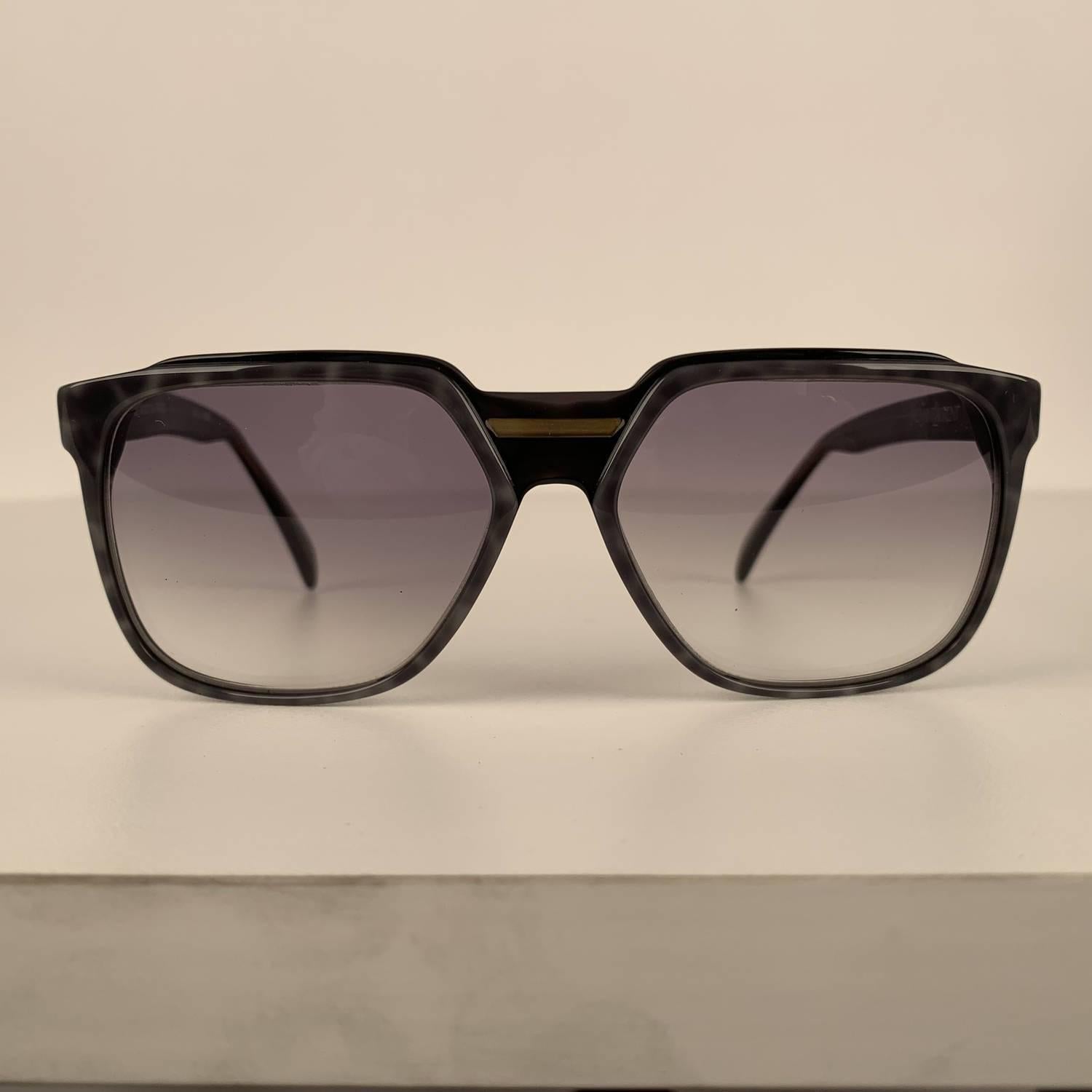 Women's Yves Saint Laurent Vintage 80s Gray Marbled Sunglasses 8732 P096