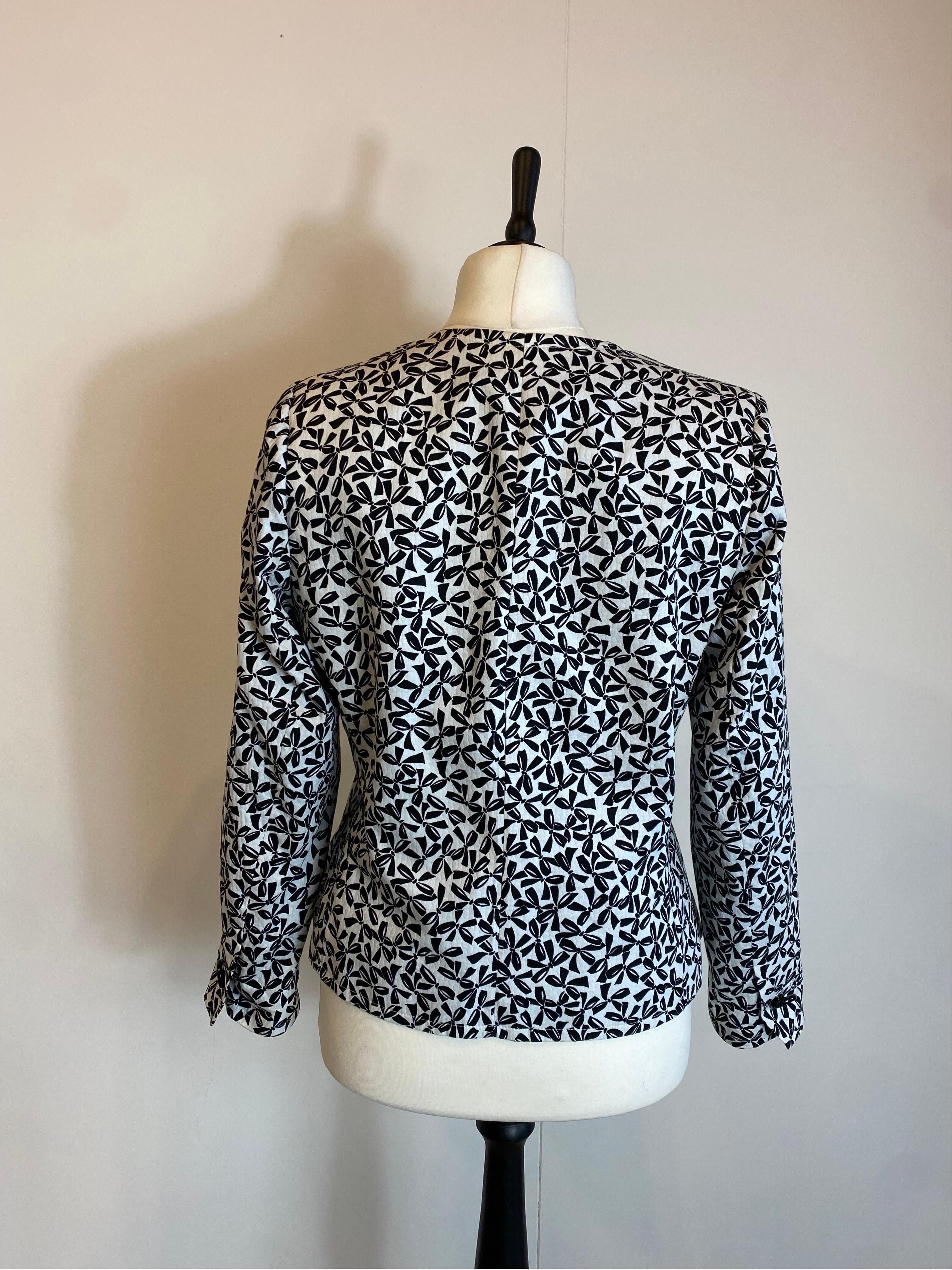 Yves Saint Laurent Vintage Jacke mit Balck und weißen Schleifen im Angebot 1