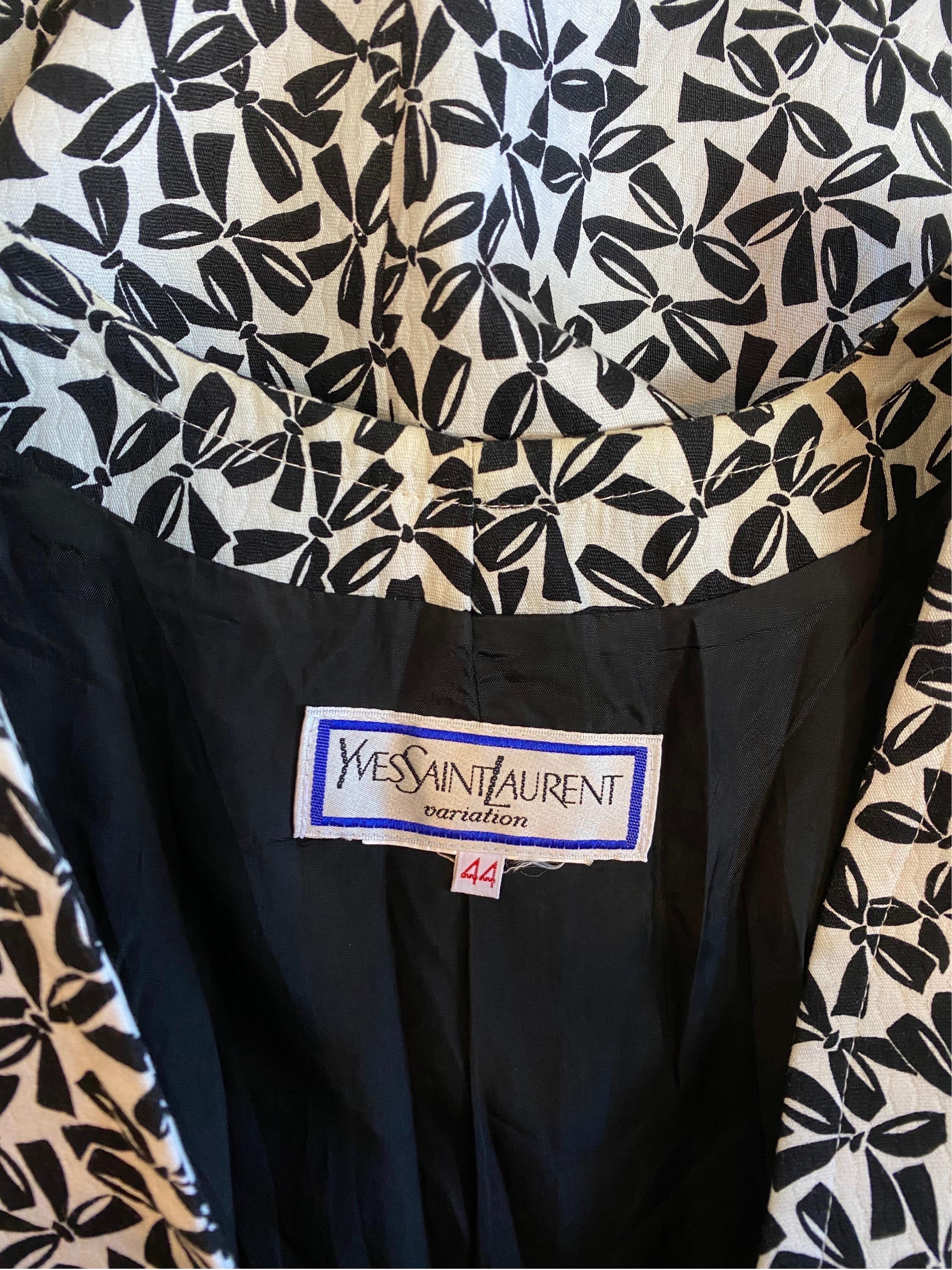 Yves Saint Laurent Vintage Jacke mit Balck und weißen Schleifen im Angebot 3