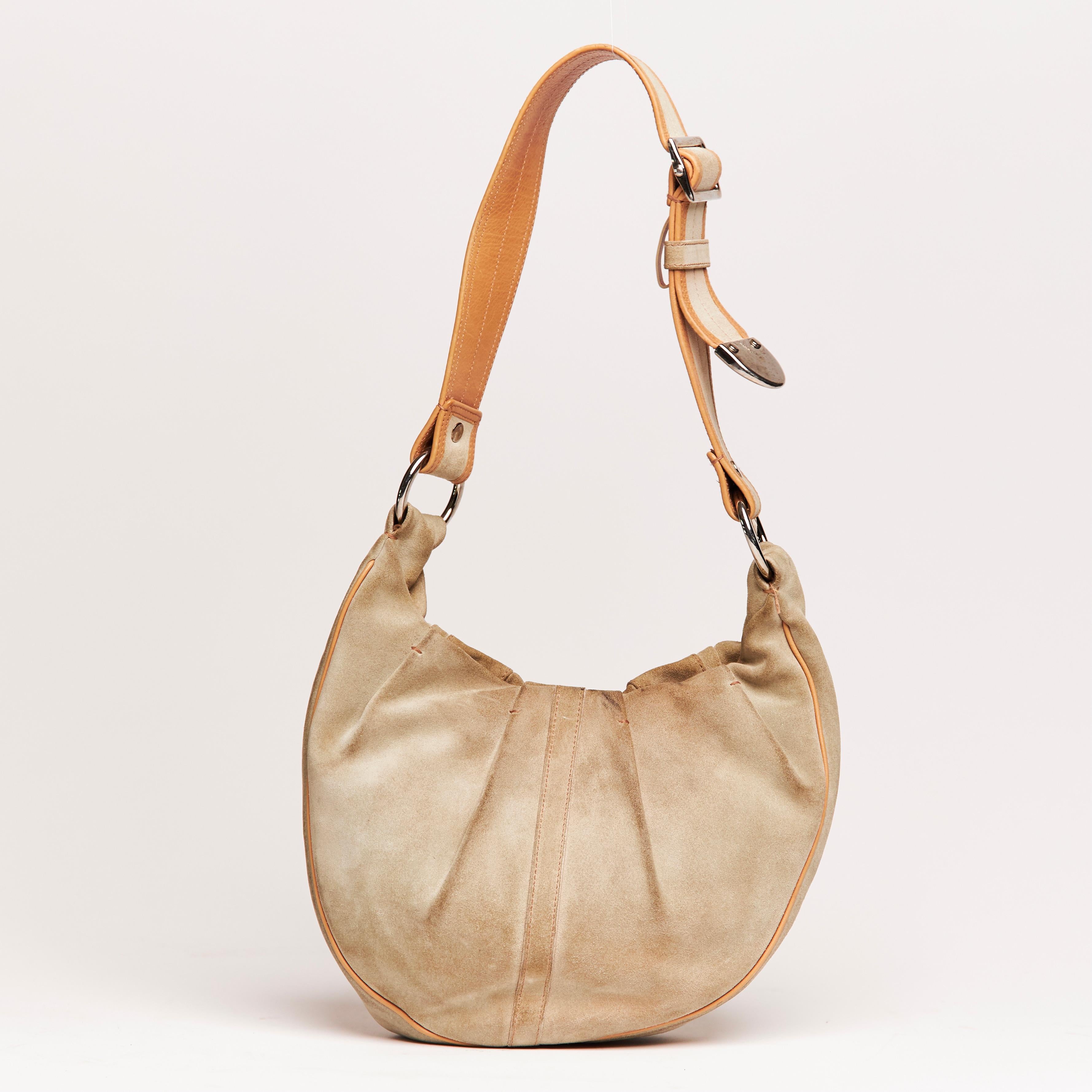 Yves Saint Laurent Vintage Beige Suede Zipper Hobo Bag (120436) In Fair Condition In Montreal, Quebec