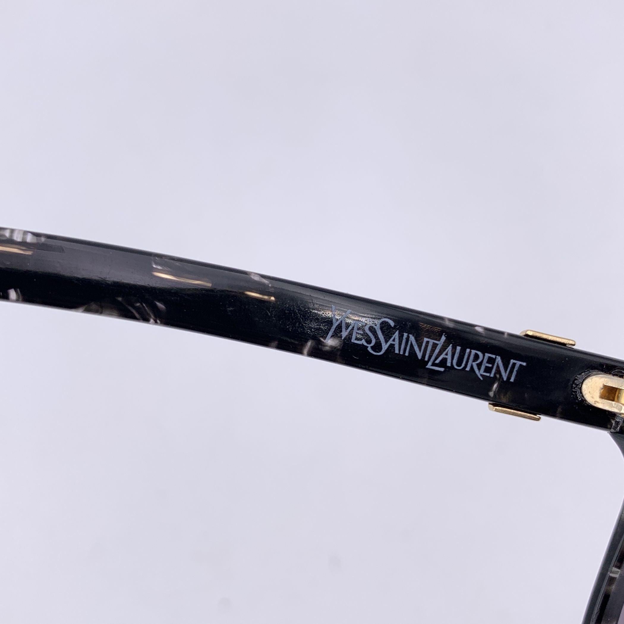 Gafas de sol Yves Saint Laurent Vintage Negras 8802 P 093 56/11 140 mm en Excelente estado para la venta en Rome, Rome