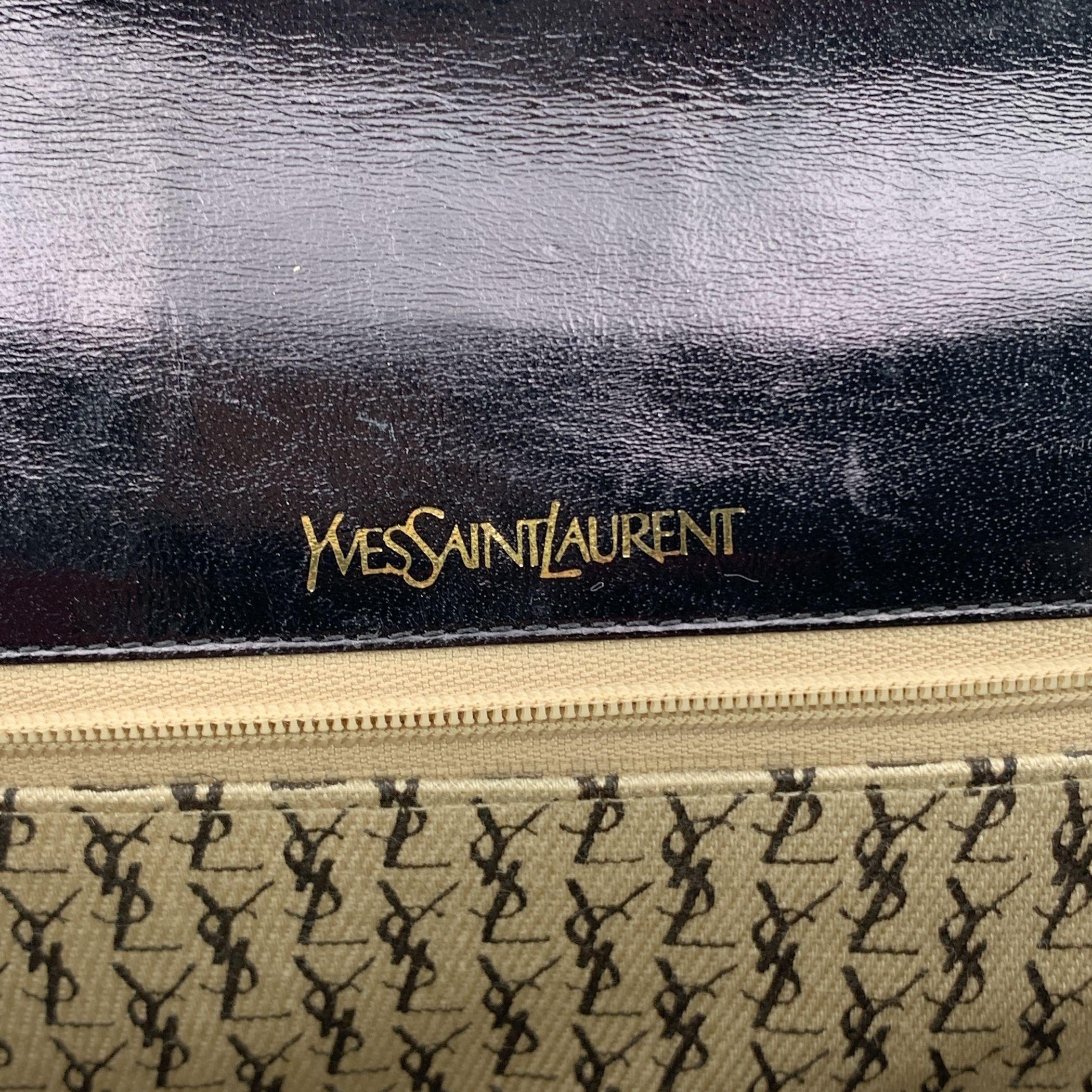 Yves Saint Laurent Pochette in pelle trapuntata con diamanti neri vintage in vendita 1
