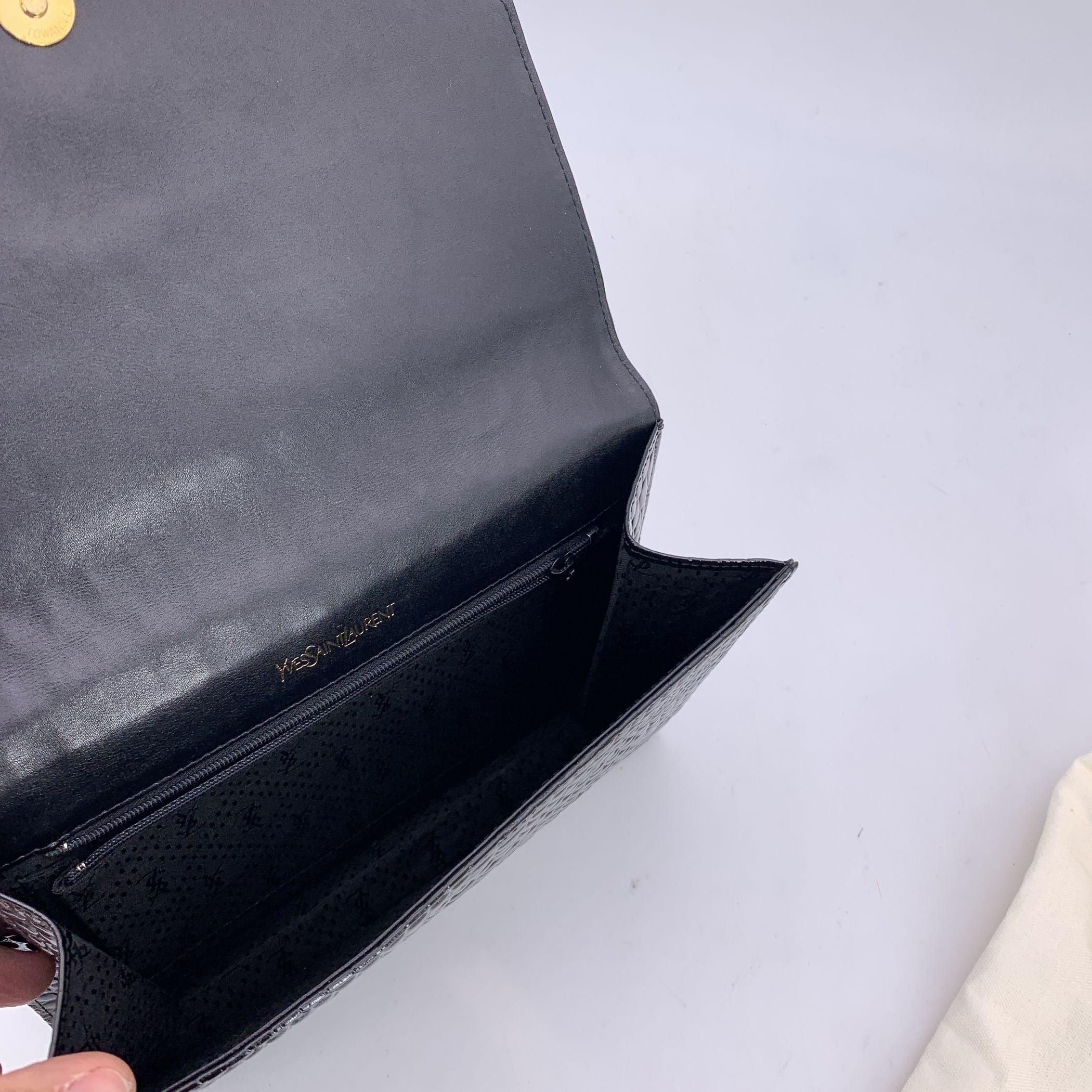 Yves Saint Laurent Vintage Schwarz Geprägtes Lackleder Clutch Tasche Damen im Angebot