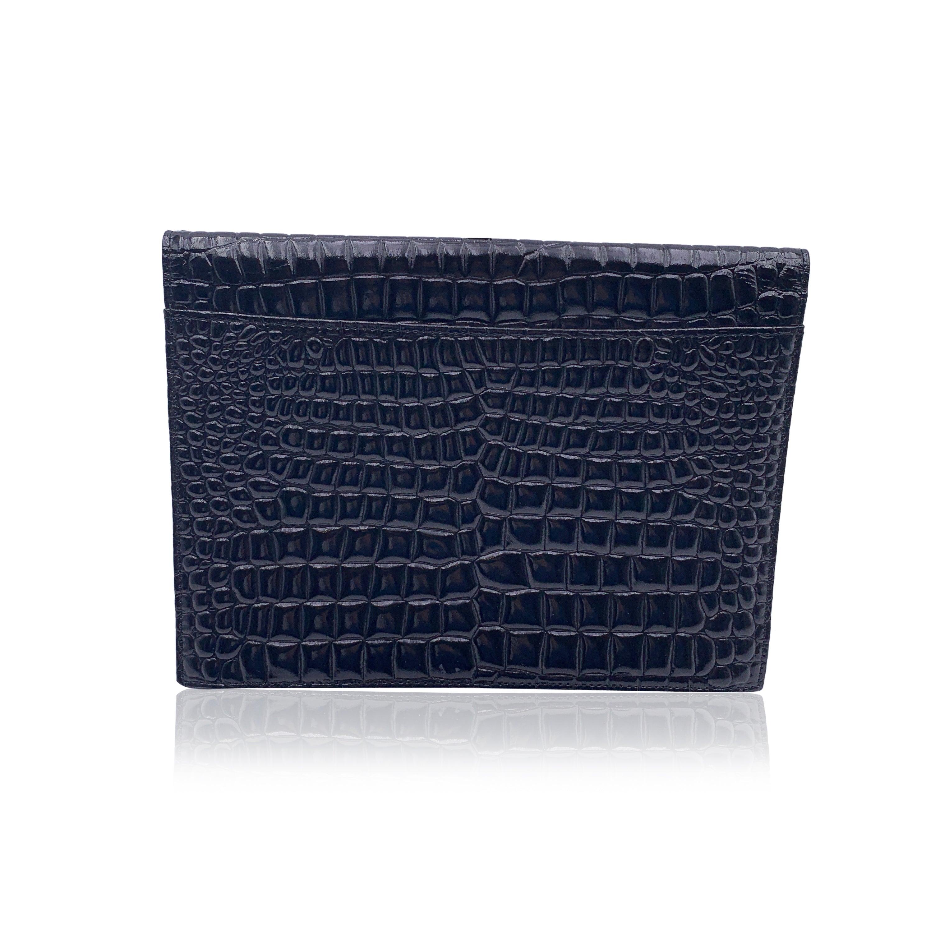 Yves Saint Laurent Vintage Black Leather Embossed Flap Clutch Purse In Excellent Condition For Sale In Rome, Rome