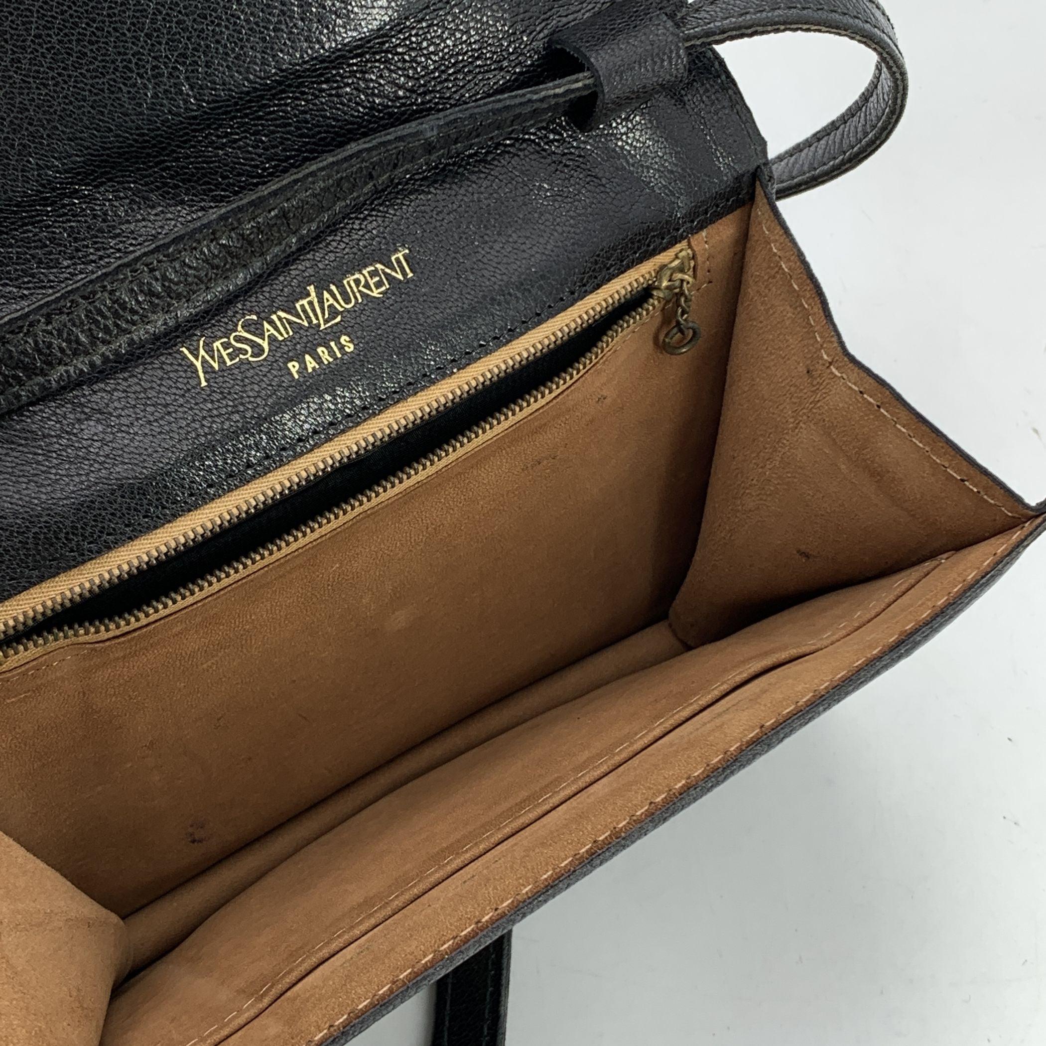 Yves Saint Laurent Vintage Schwarzes Leder Kleine Cabrio-Tasche Damen im Angebot