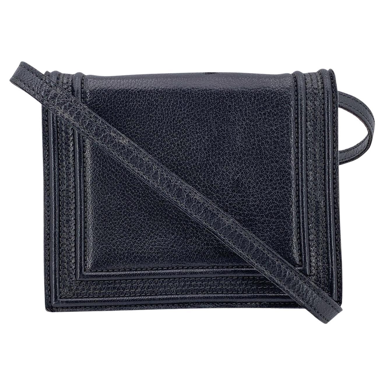 Yves Saint Laurent Vintage Schwarzes Leder Kleine Cabrio-Tasche im Angebot