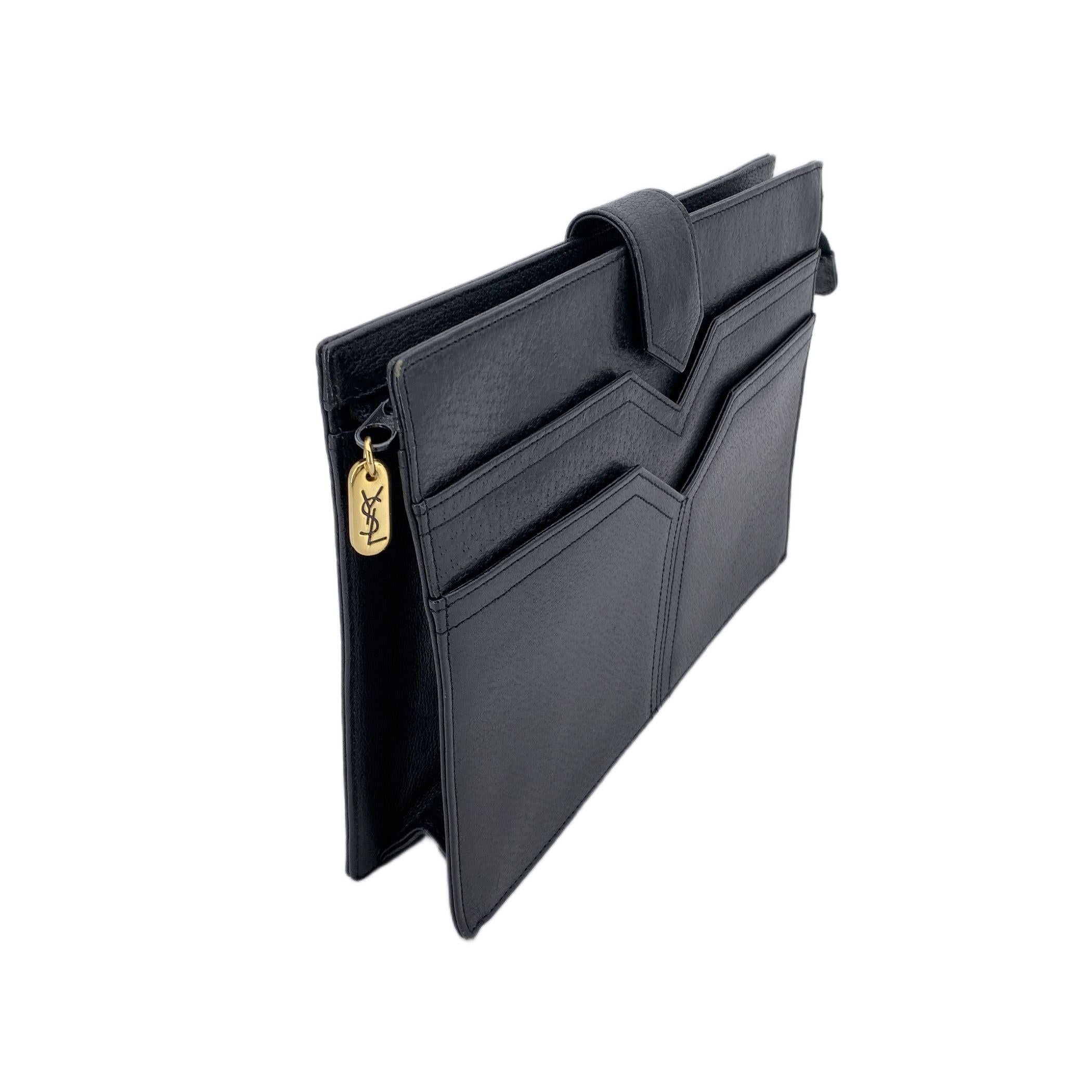 Noir Yves Saint Laurent Vintage Black Leather Y Clutch Bag Handbag en vente