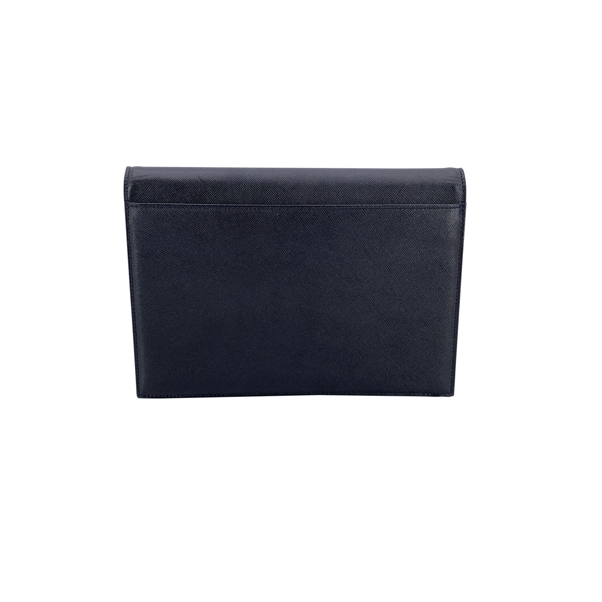 Yves Saint Laurent Vintage Schwarz Leder YSL Clutch Bag Handtasche im Zustand „Hervorragend“ im Angebot in Rome, Rome