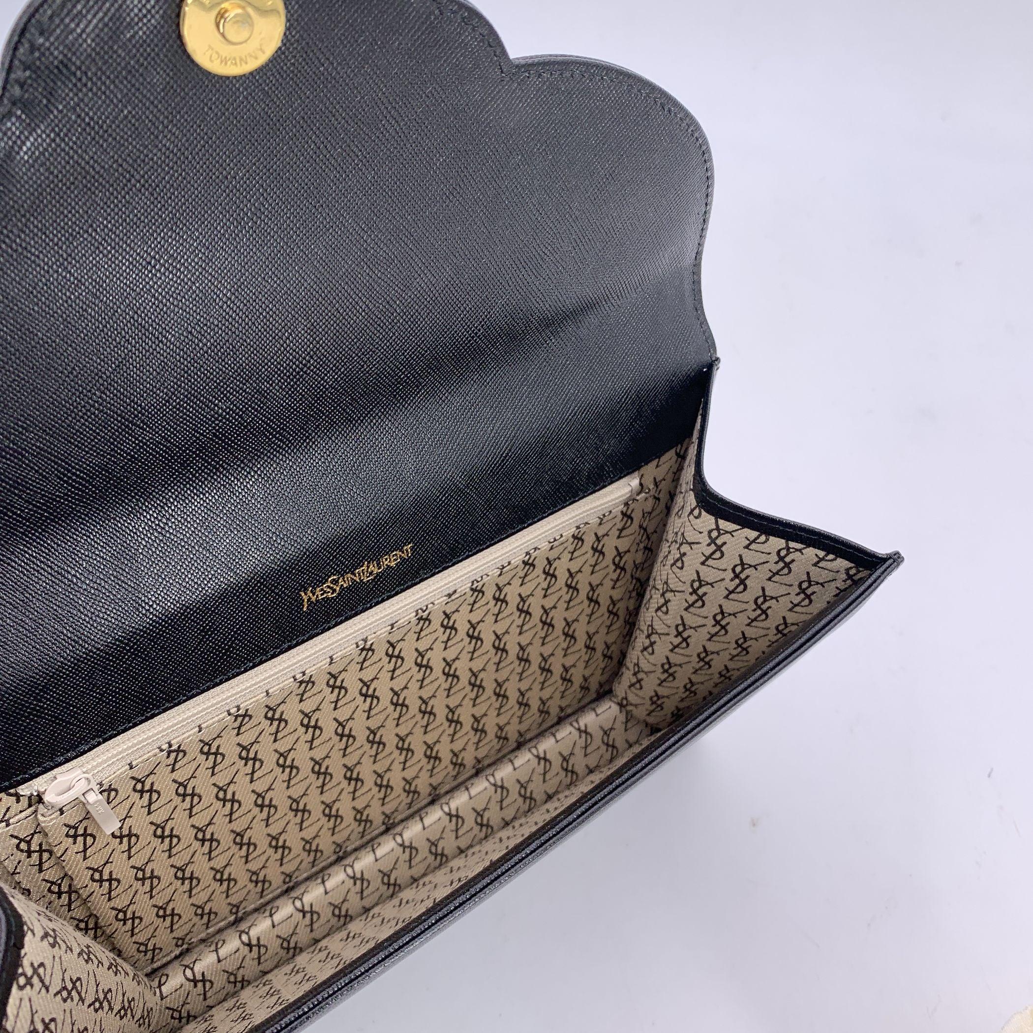 Yves Saint Laurent Vintage Schwarz Leder YSL Clutch Bag Handtasche im Angebot 1