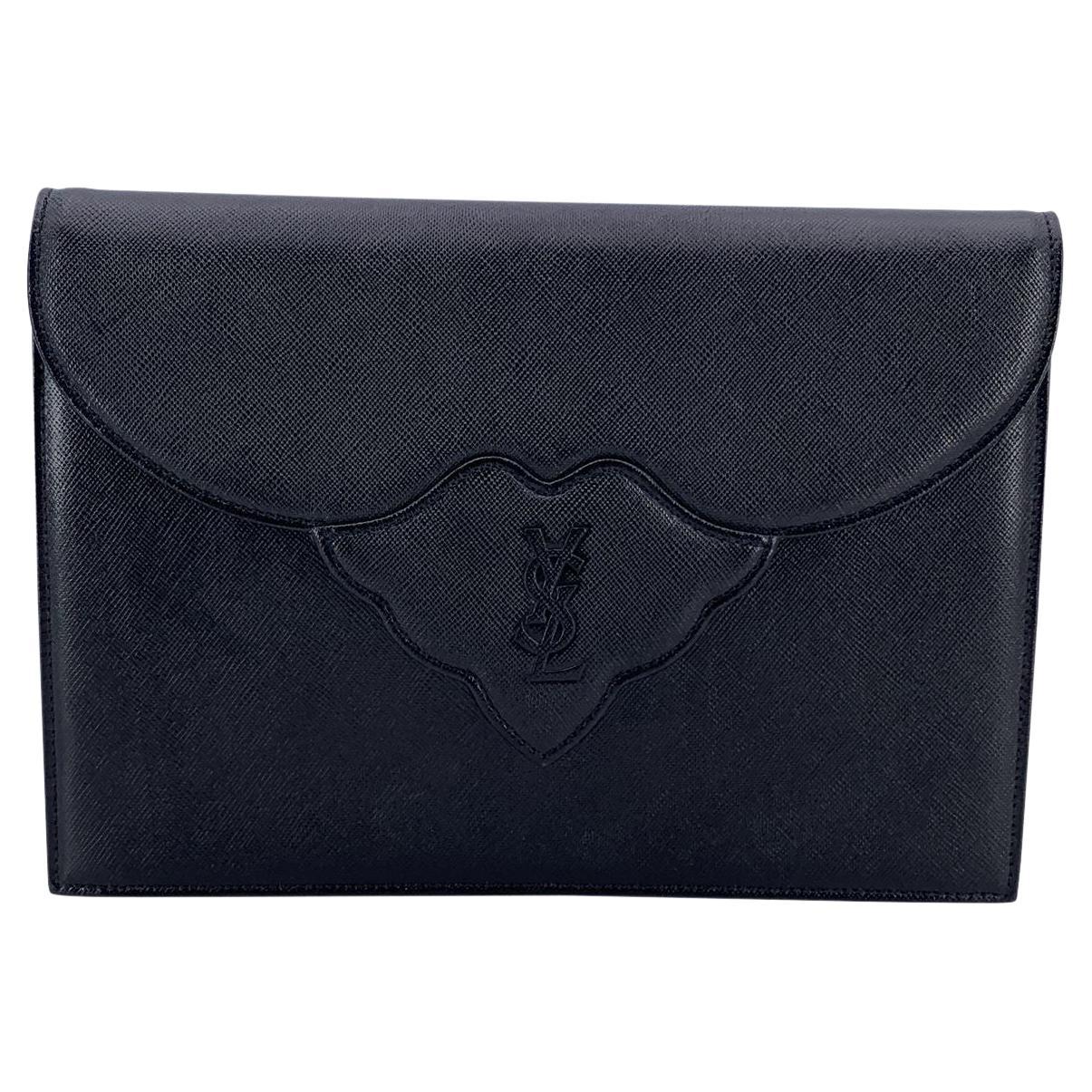 Yves Saint Laurent Vintage Schwarz Leder YSL Clutch Bag Handtasche im Angebot