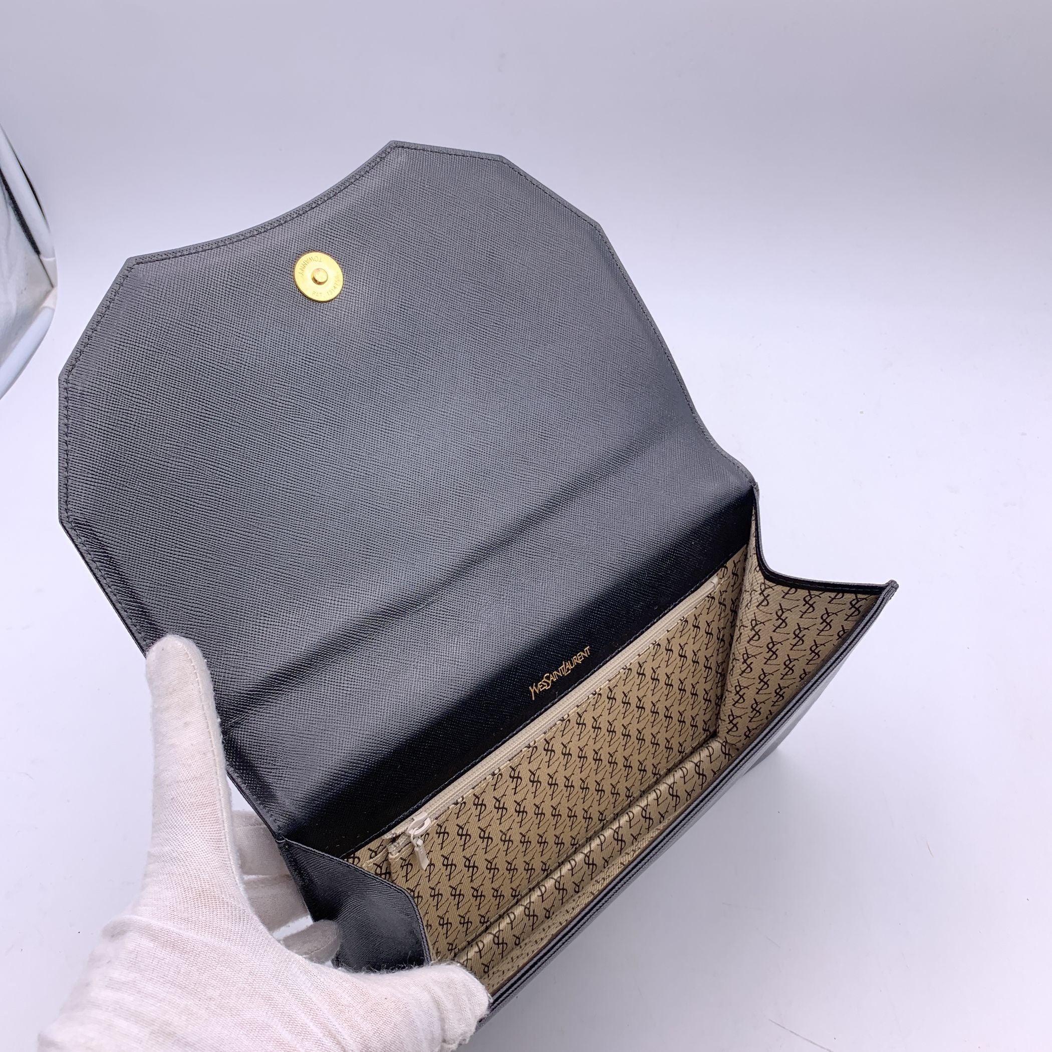 Yves Saint Laurent Vintage Clutch aus schwarzem Leder mit YSL-Logo 1