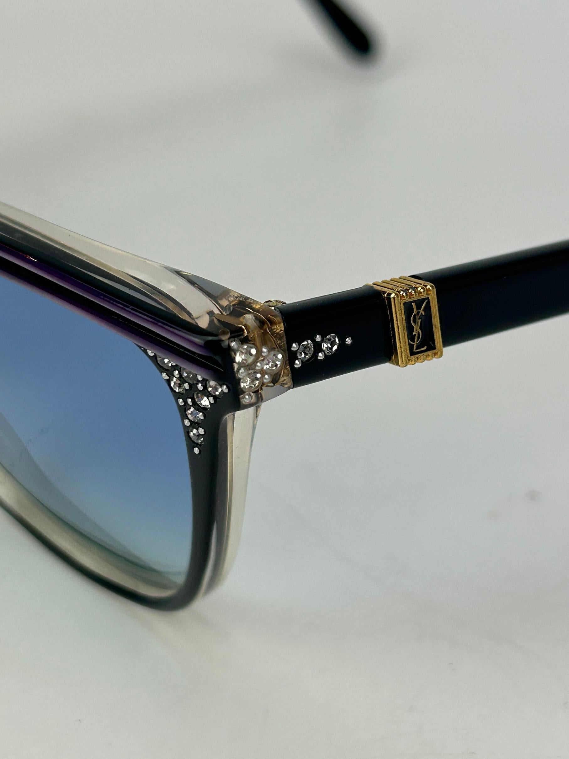 Yves Saint Laurent Vintage Schwarze Vintage-Sonnenbrille mit Strass und Katzenaugen c1980er im Angebot 6