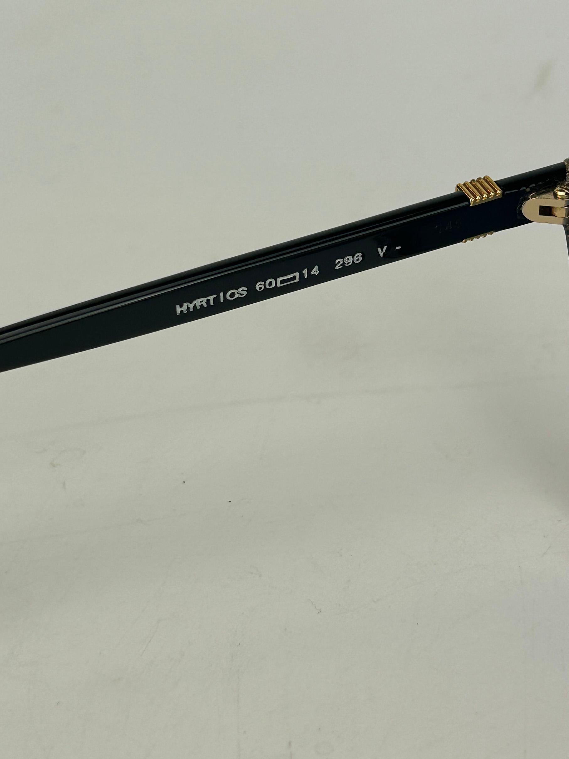 Yves Saint Laurent Vintage Schwarze Vintage-Sonnenbrille mit Strass und Katzenaugen c1980er im Angebot 4