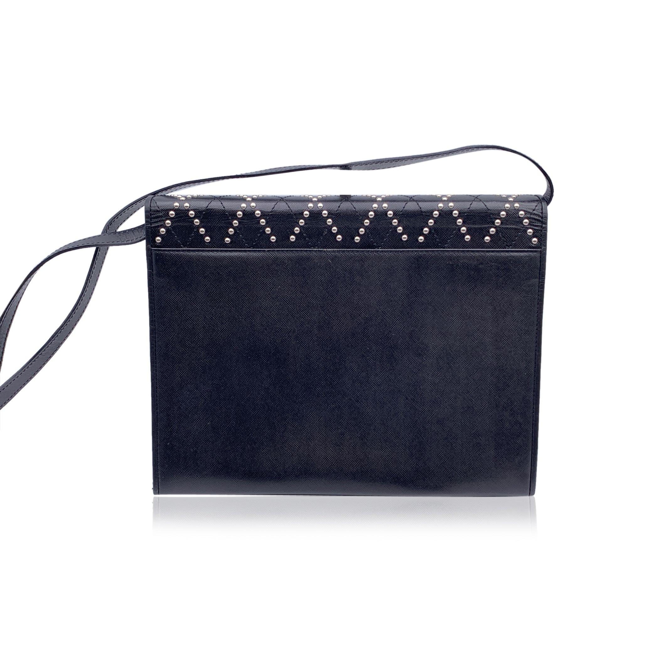 Yves Saint Laurent Bolso Convertible Vintage Negro con Tachuelas en Excelente estado para la venta en Rome, Rome