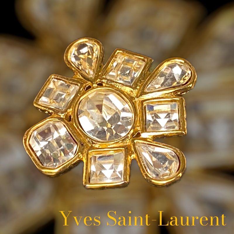 Vintage YVES SAINT LAURENT brooch, new, never worn. Possibility to buy it alone or to buy the earrings alone or the complete set.
