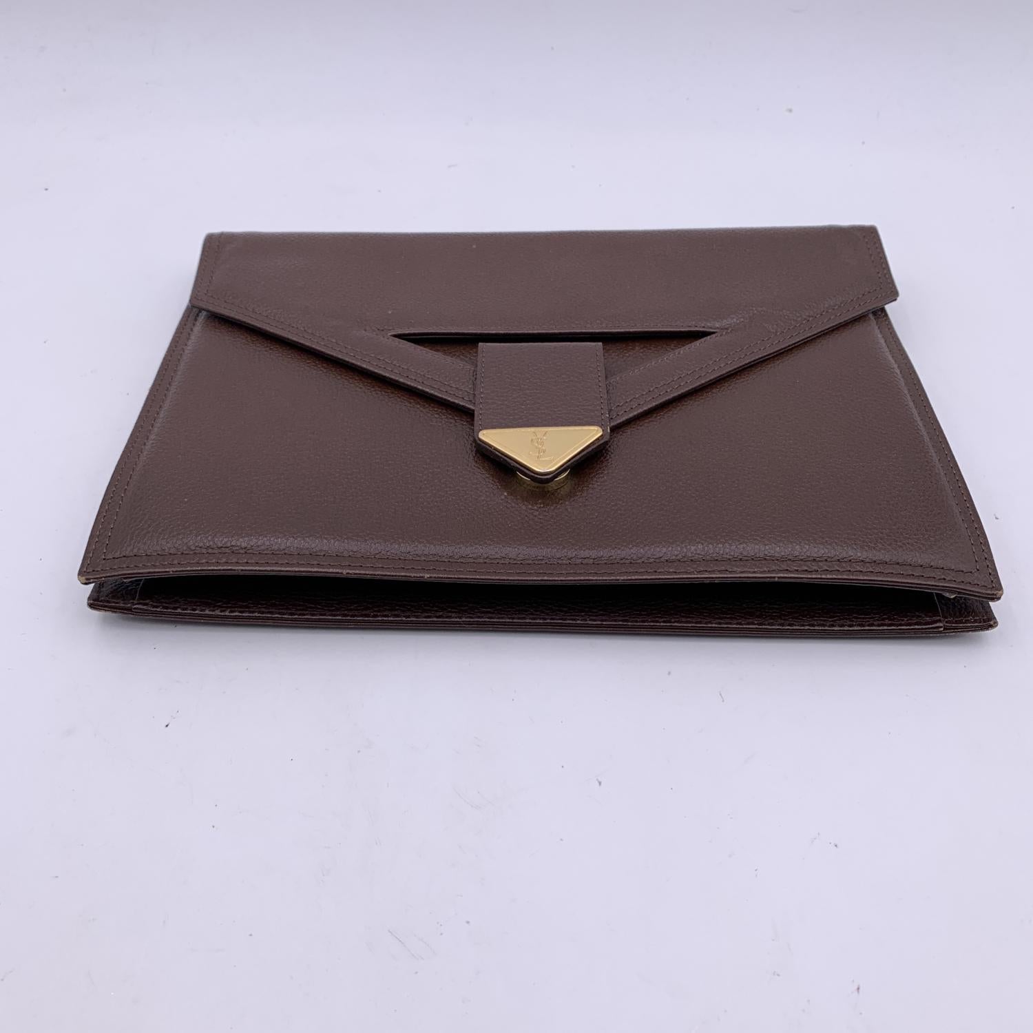 Yves Saint Laurent Vintage Brown Leather Clutch Bag Handbag In Excellent Condition In Rome, Rome