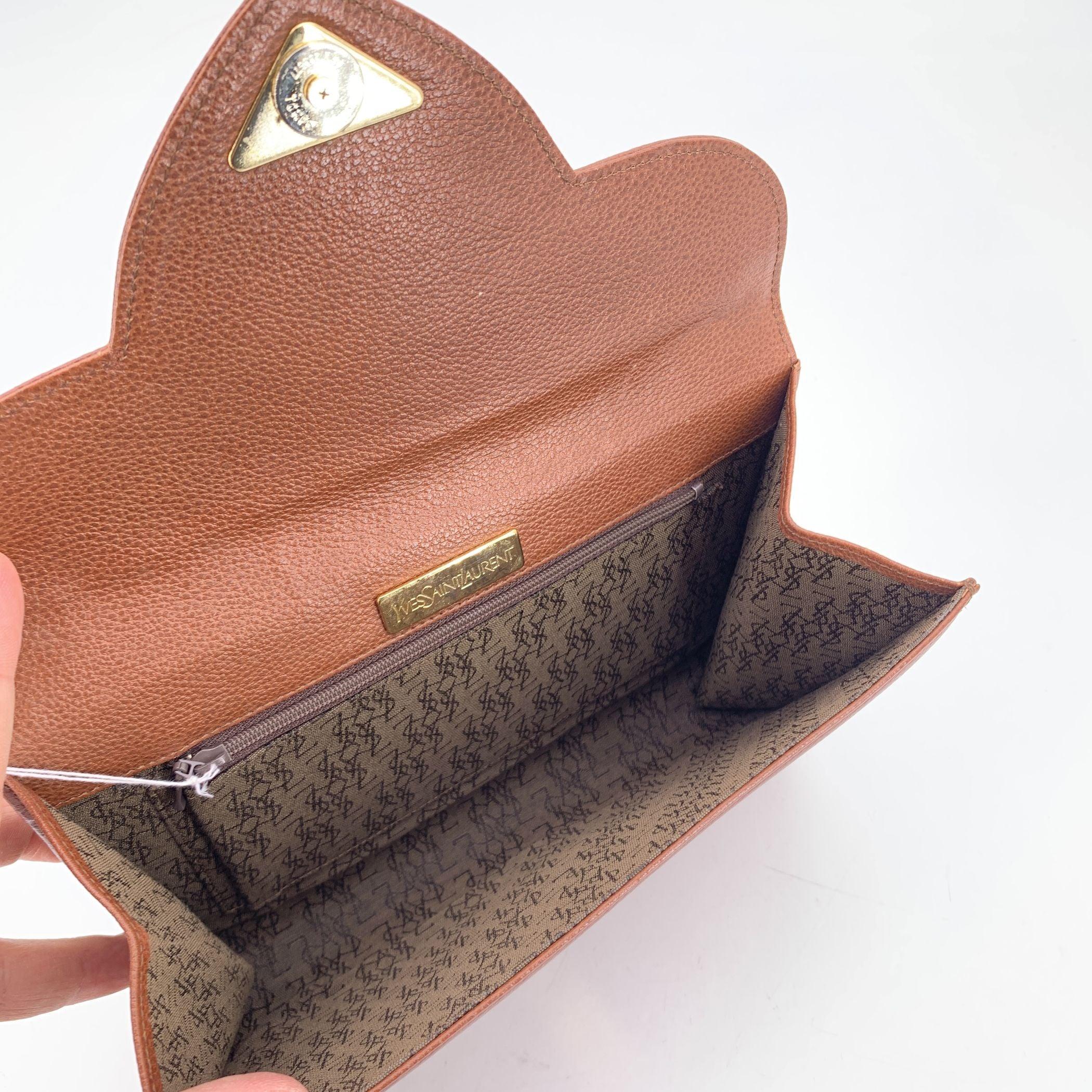 Yves Saint Laurent Vintage Braun Leder YSL Klappe Clutch Tasche Handtasche im Angebot 1