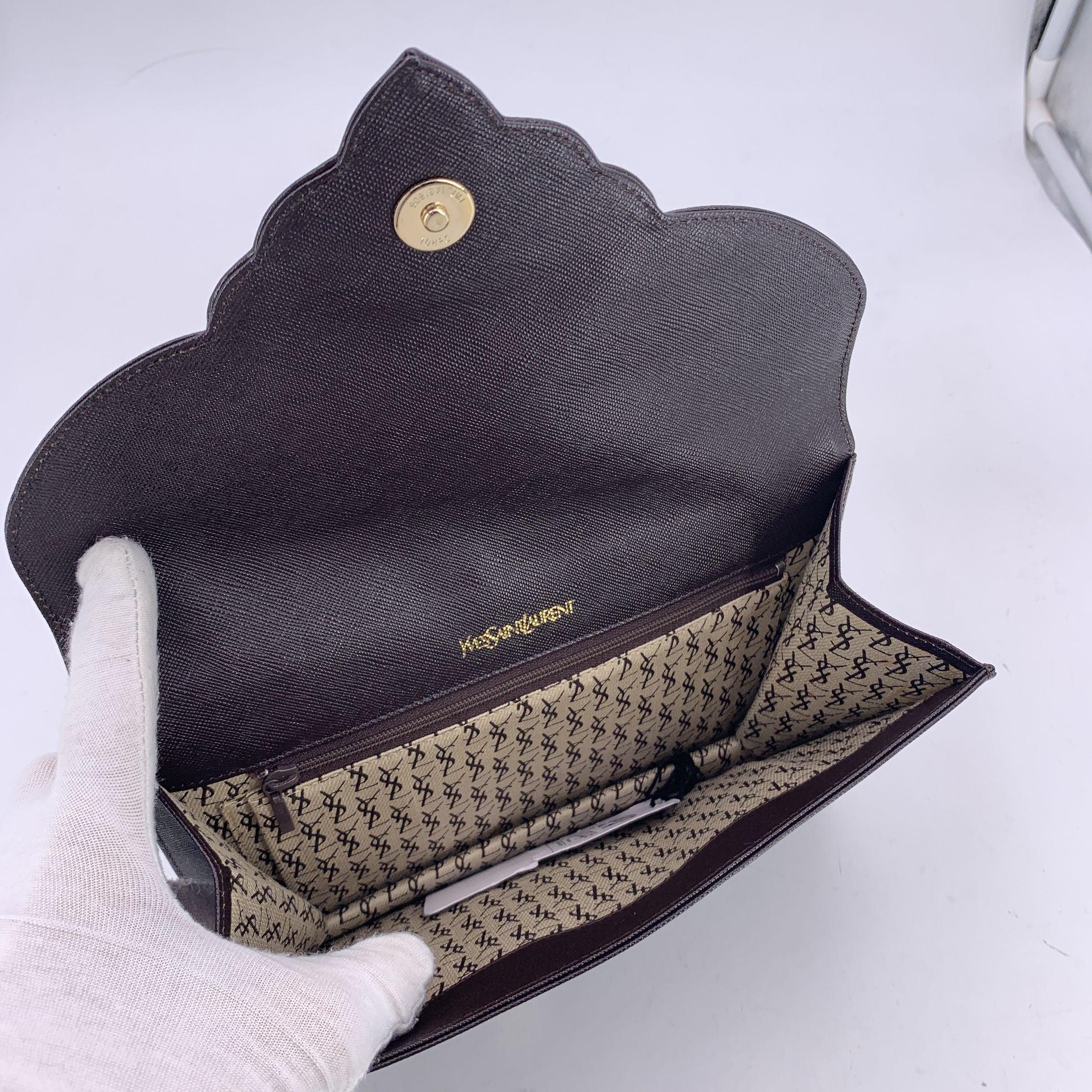 Yves Saint Laurent Vintage Braunes Leder YSL Logo Flap Clutch Tasche Damen im Angebot