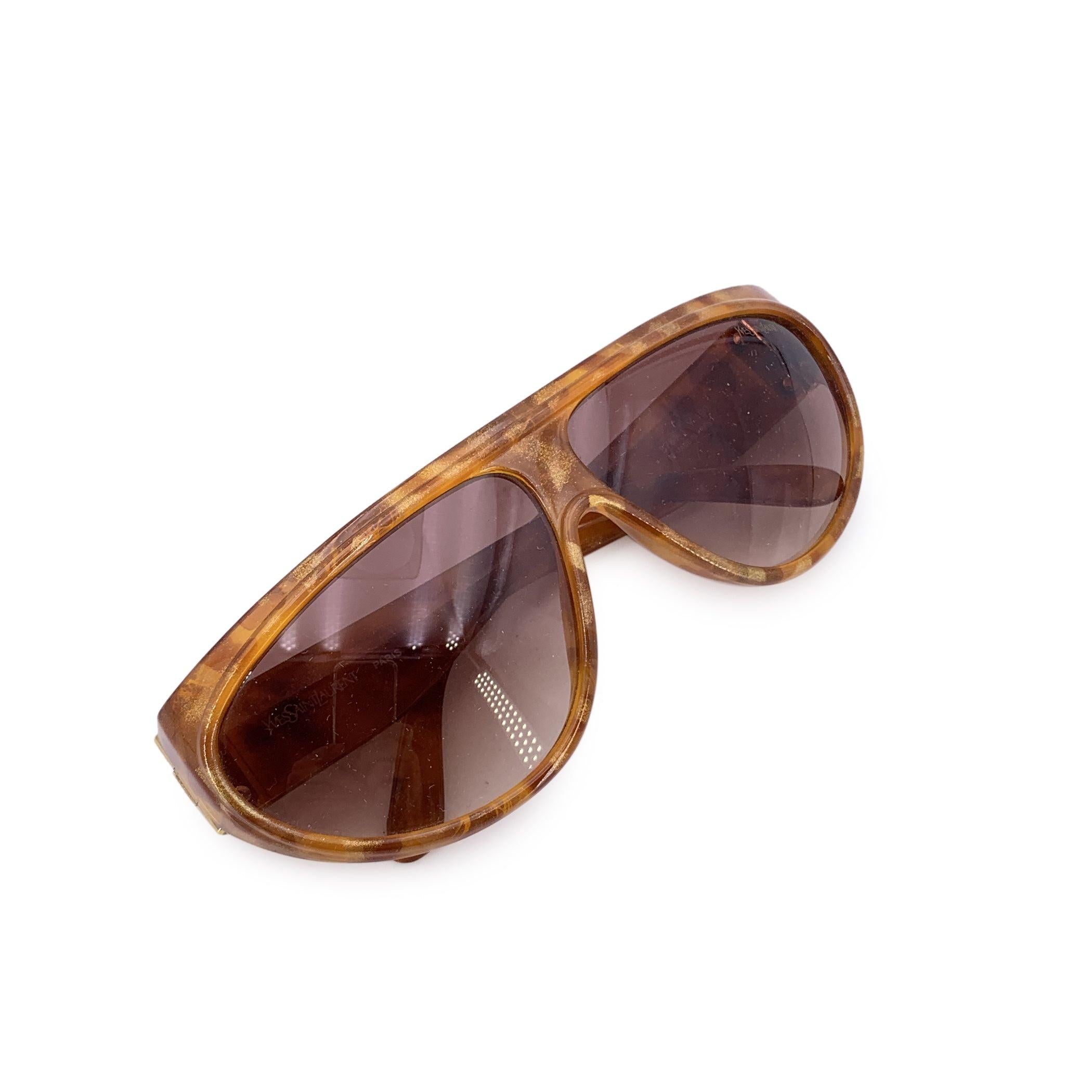 Yves Saint Laurent Vintage Brown Sunglasses 8761-1 63/10 130mm In Excellent Condition For Sale In Rome, Rome