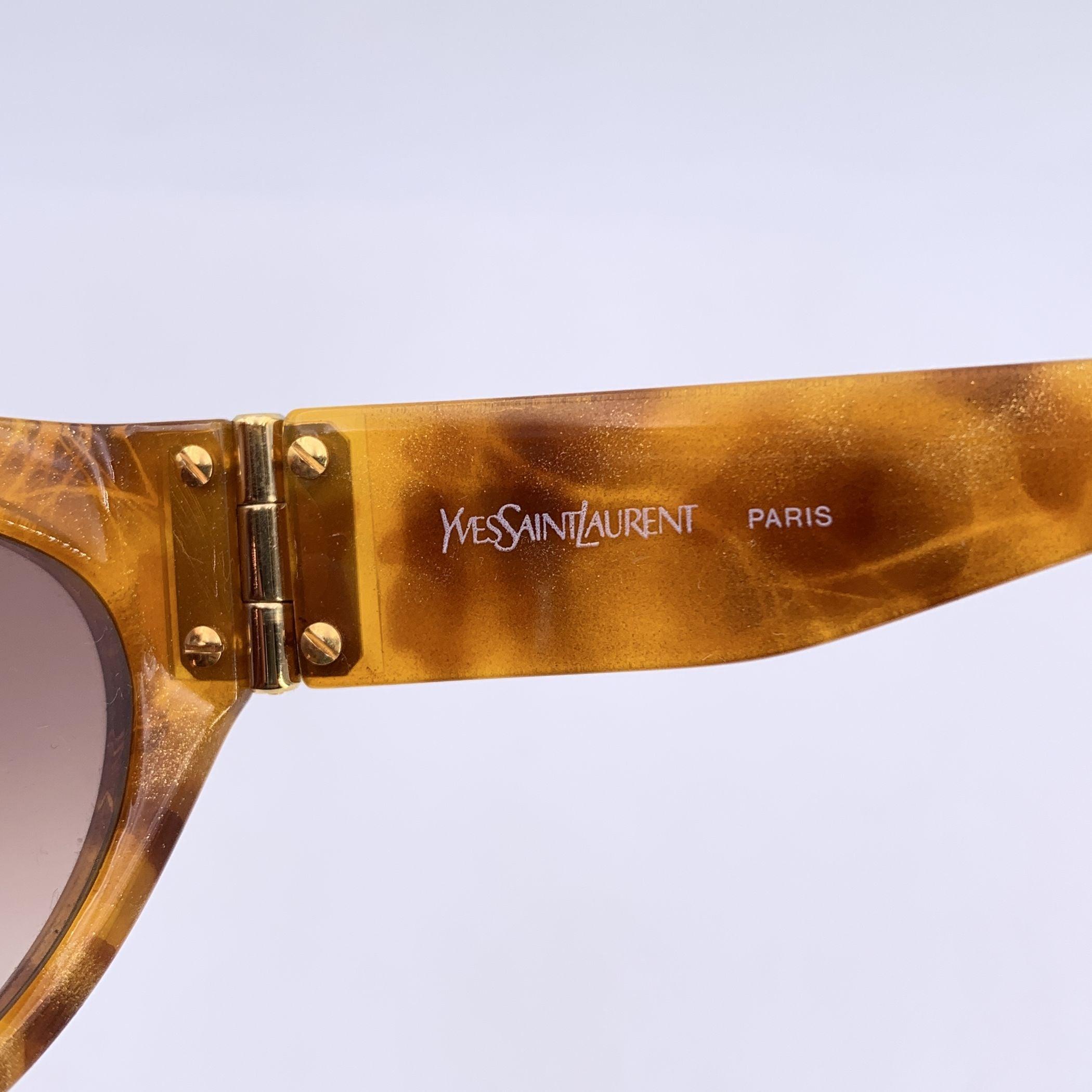 Women's or Men's Yves Saint Laurent Vintage Brown Sunglasses 8761-1 63/10 130mm For Sale