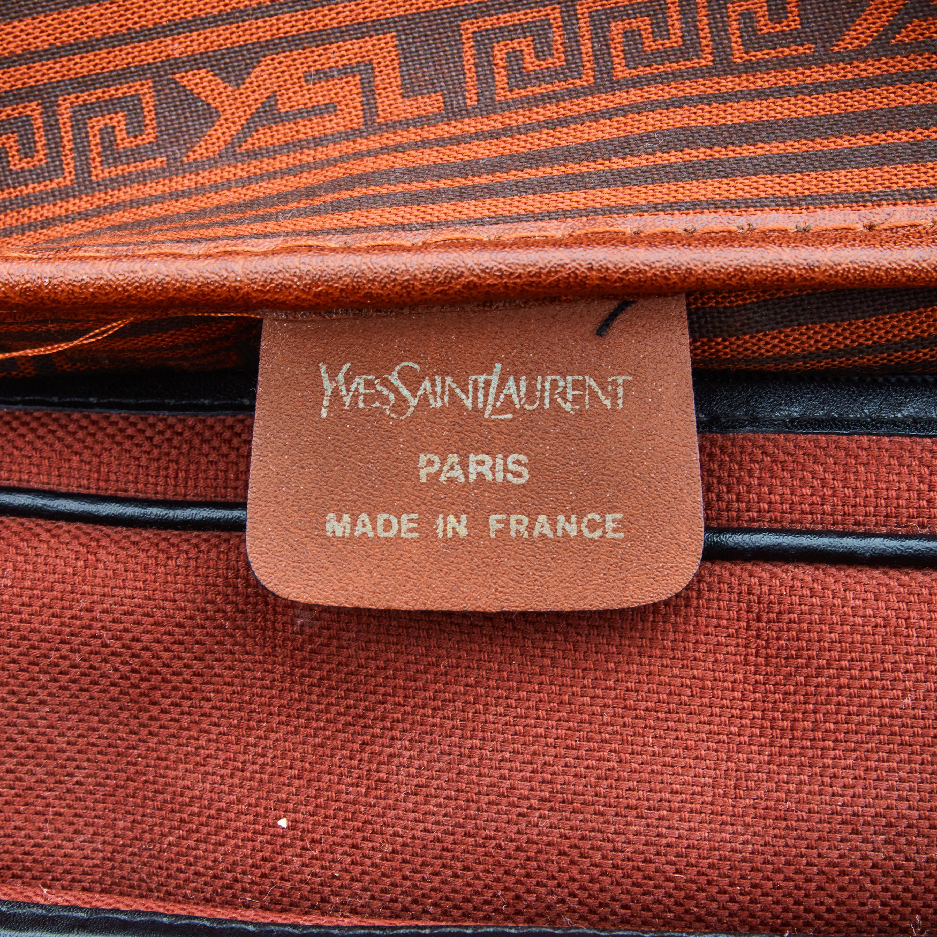 Yves Saint Laurent - Sac de messager en tweed bordeaux vintage avec imprimé tribal Pour hommes en vente
