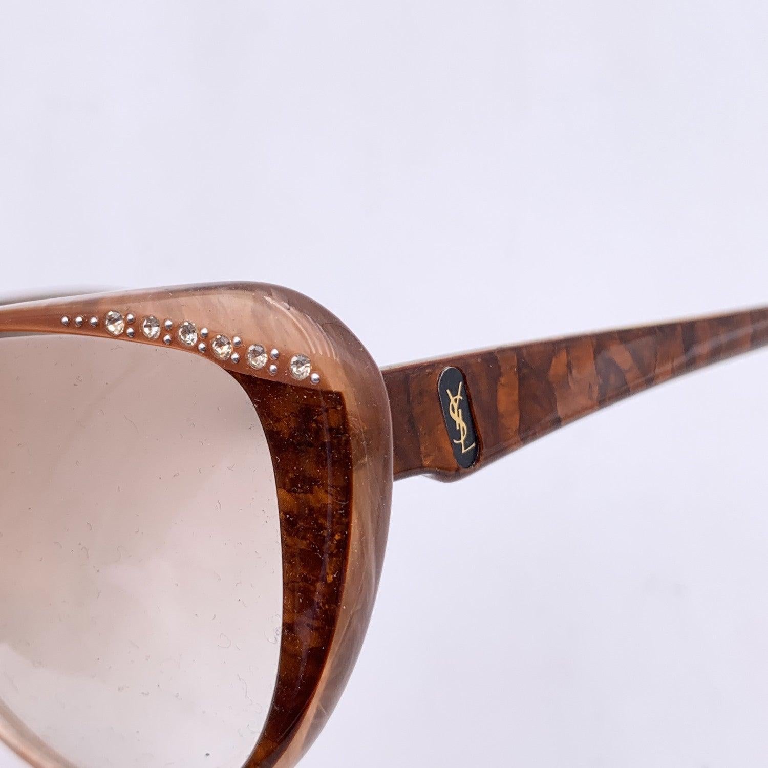 Yves Saint Laurent Vintage Cat Eye Sunglasses 8704 PO 74 50/20 125mm In Excellent Condition For Sale In Rome, Rome