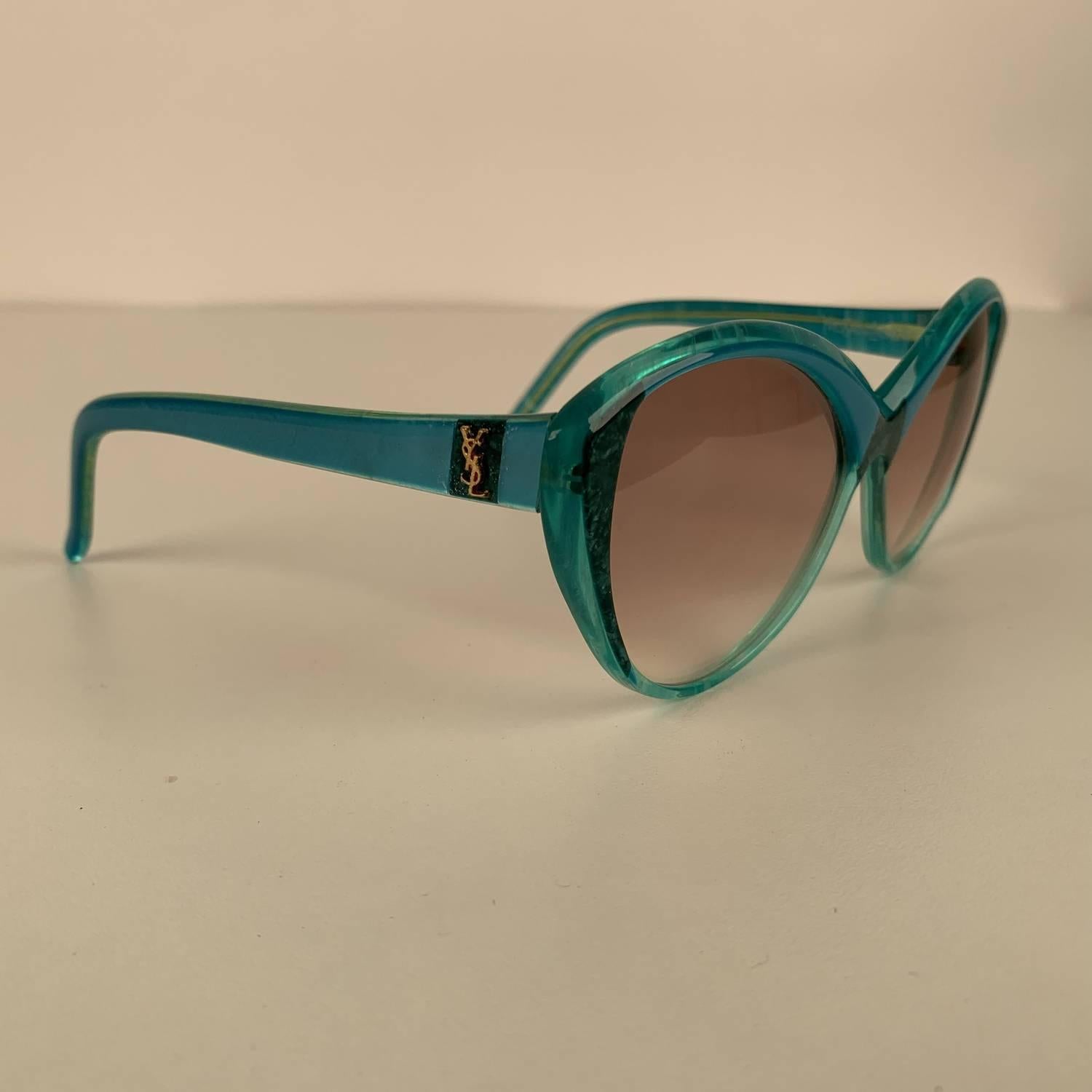 Yves Saint Laurent Vintage Cat Eye Turquoise Sunglasses 8702 P 71 In Excellent Condition In Rome, Rome