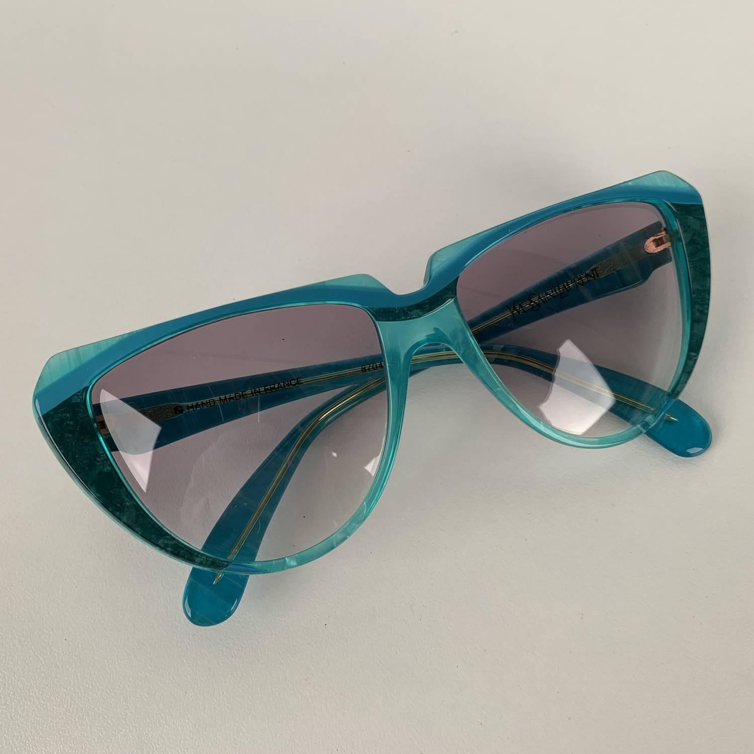 Yves Saint Laurent Vintage Cat Eye Turquoise Sunglasses 8704 P 71 In Excellent Condition In Rome, Rome