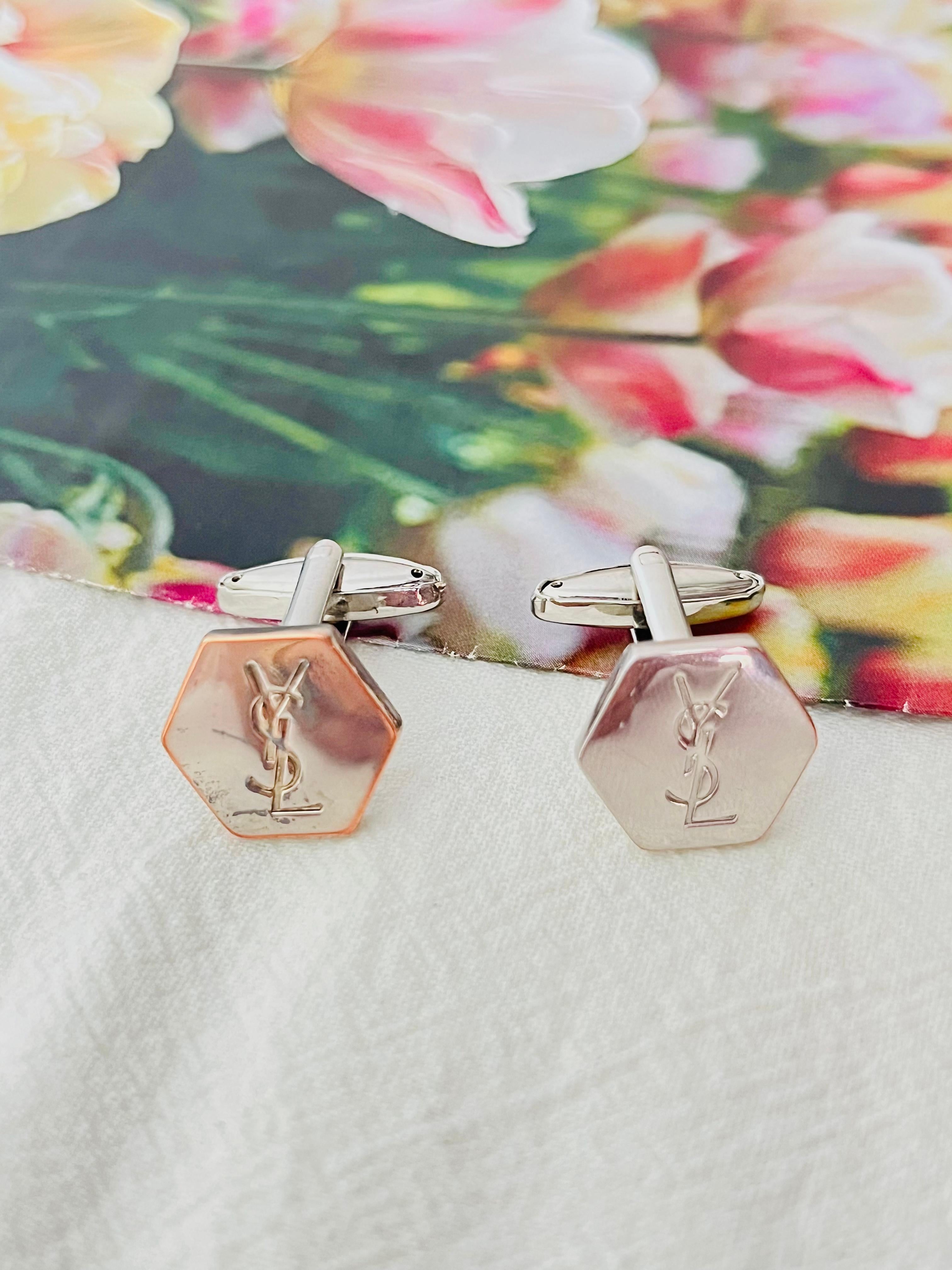 Yves Saint Laurent Vintage Classic Logo Hallmark YSL Hexagon Silver Cufflinks In Good Condition For Sale In Wokingham, England