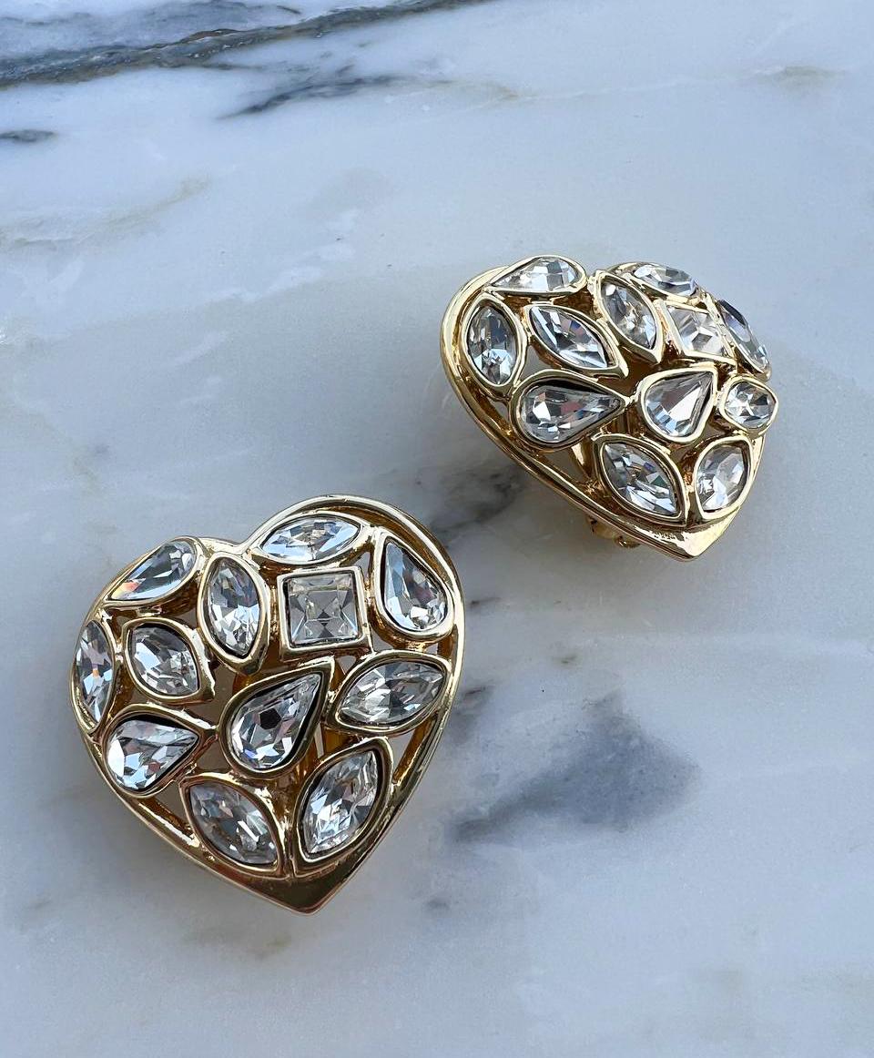 Yves Saint Laurent vintage crystal heart clip-on earrings

Period: 1980s 

Gold-Tone Metal & Crystal

Length: 1.25″   / 3 cm

Width: 1.25″ / 3 cm

Designer Signature, Made in France

Condition – very good

........Additional information ........

-