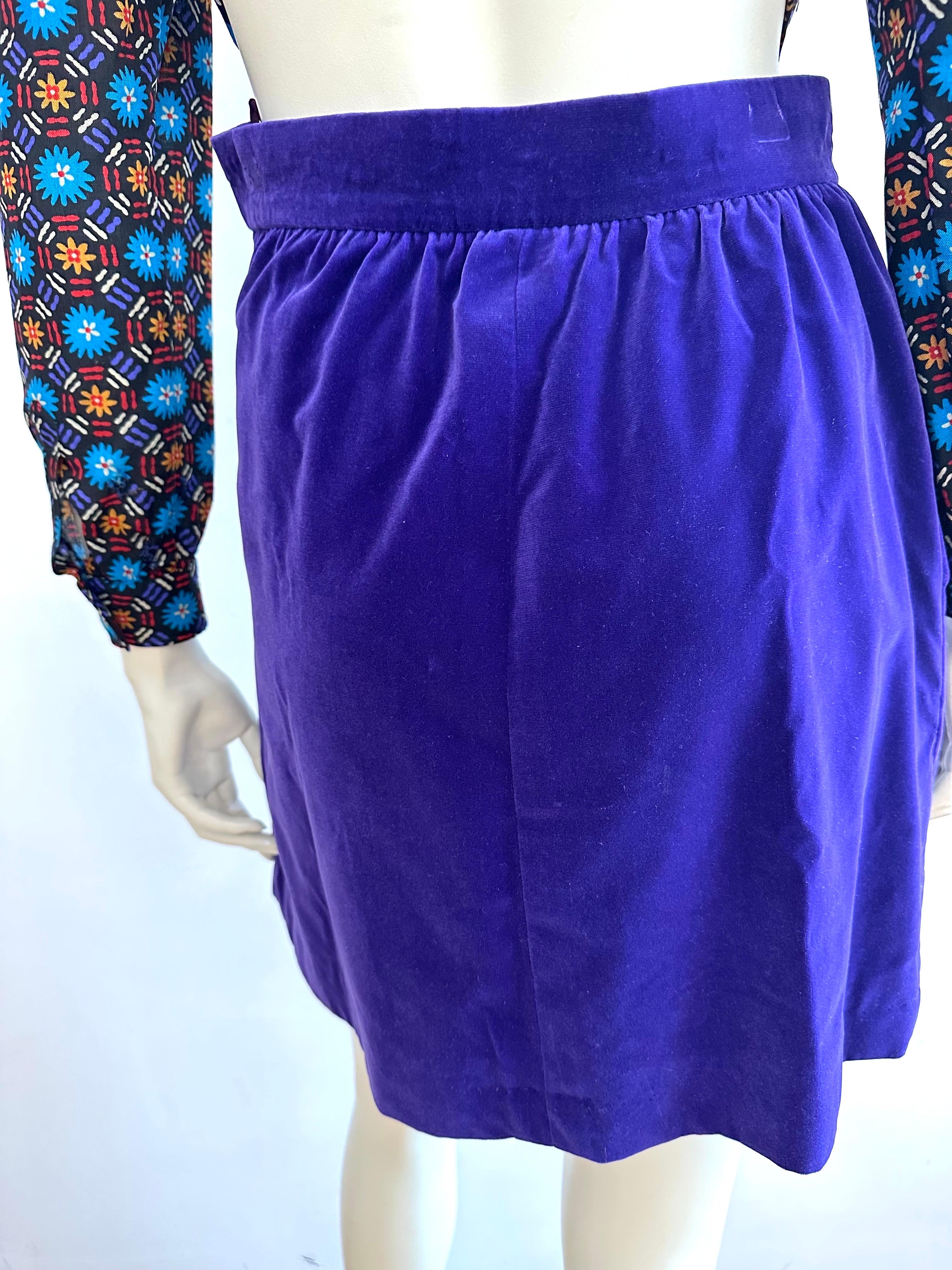 Yves saint Laurent vintage deep purple velvet skirt For Sale 3