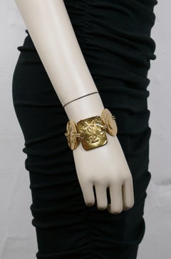 YVES SAINT LAURENT Vintage Gold Tone Iconic Link Bracelet