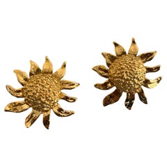 YVES SAINT LAURENT – Vintage Gold-Tone Sunflower Clip-On Earrings