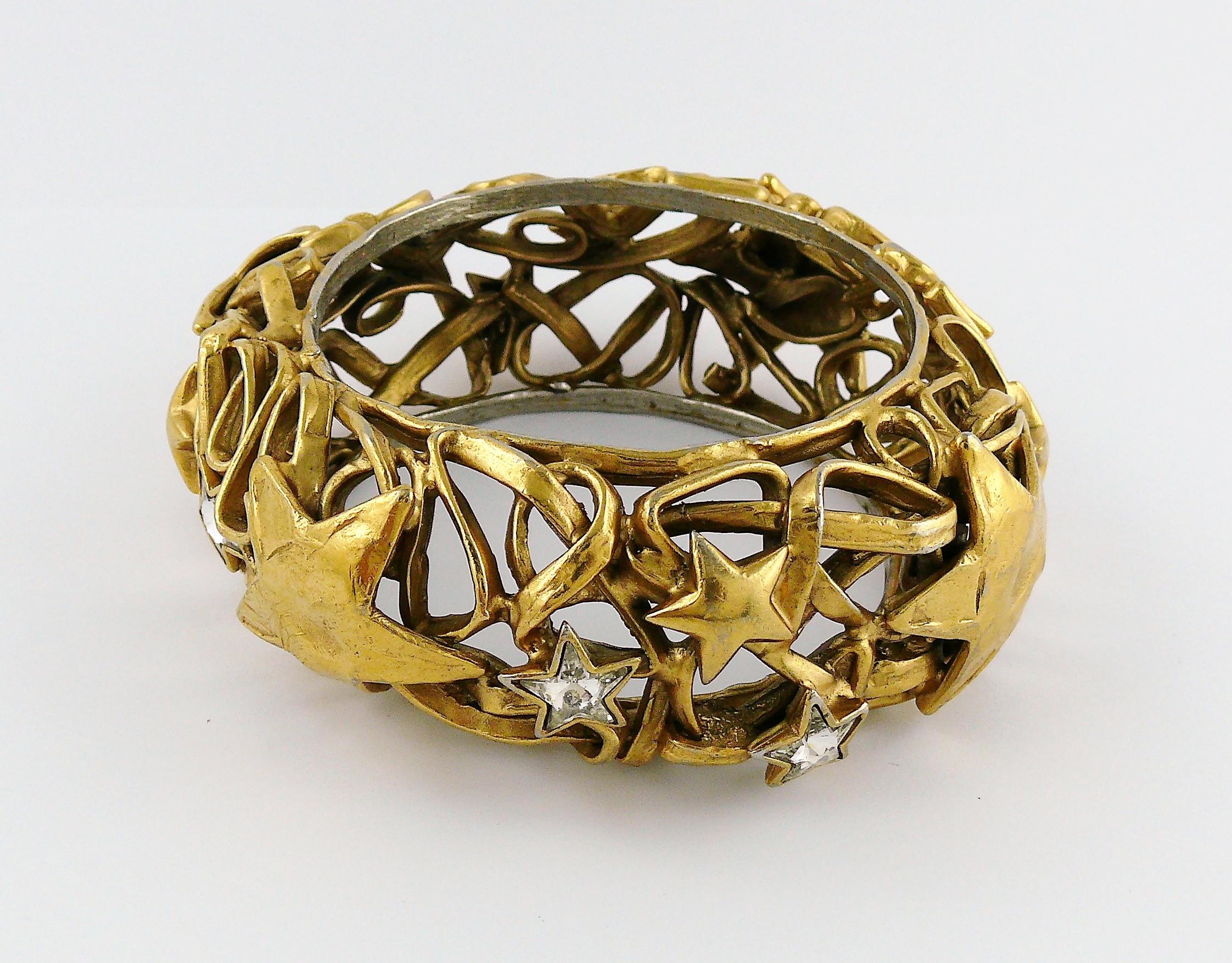 Yves Saint Laurent Vintage Gold Toned Stars Cuff Bracelet In Good Condition For Sale In Nice, FR