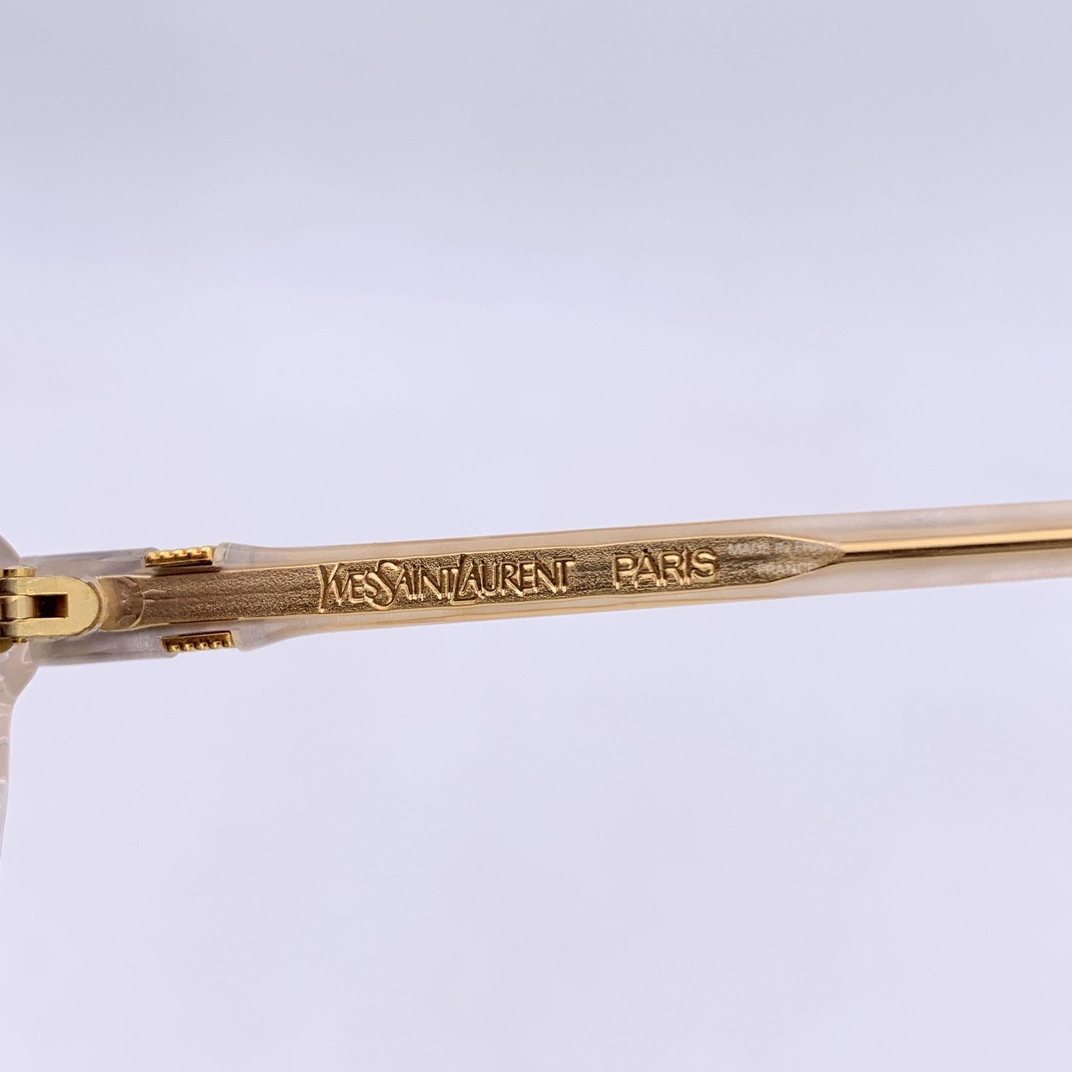 Yves Saint Laurent Vintage Lunettes de soleil gris blanc SOPHOCLE 56/14 Pour femmes en vente
