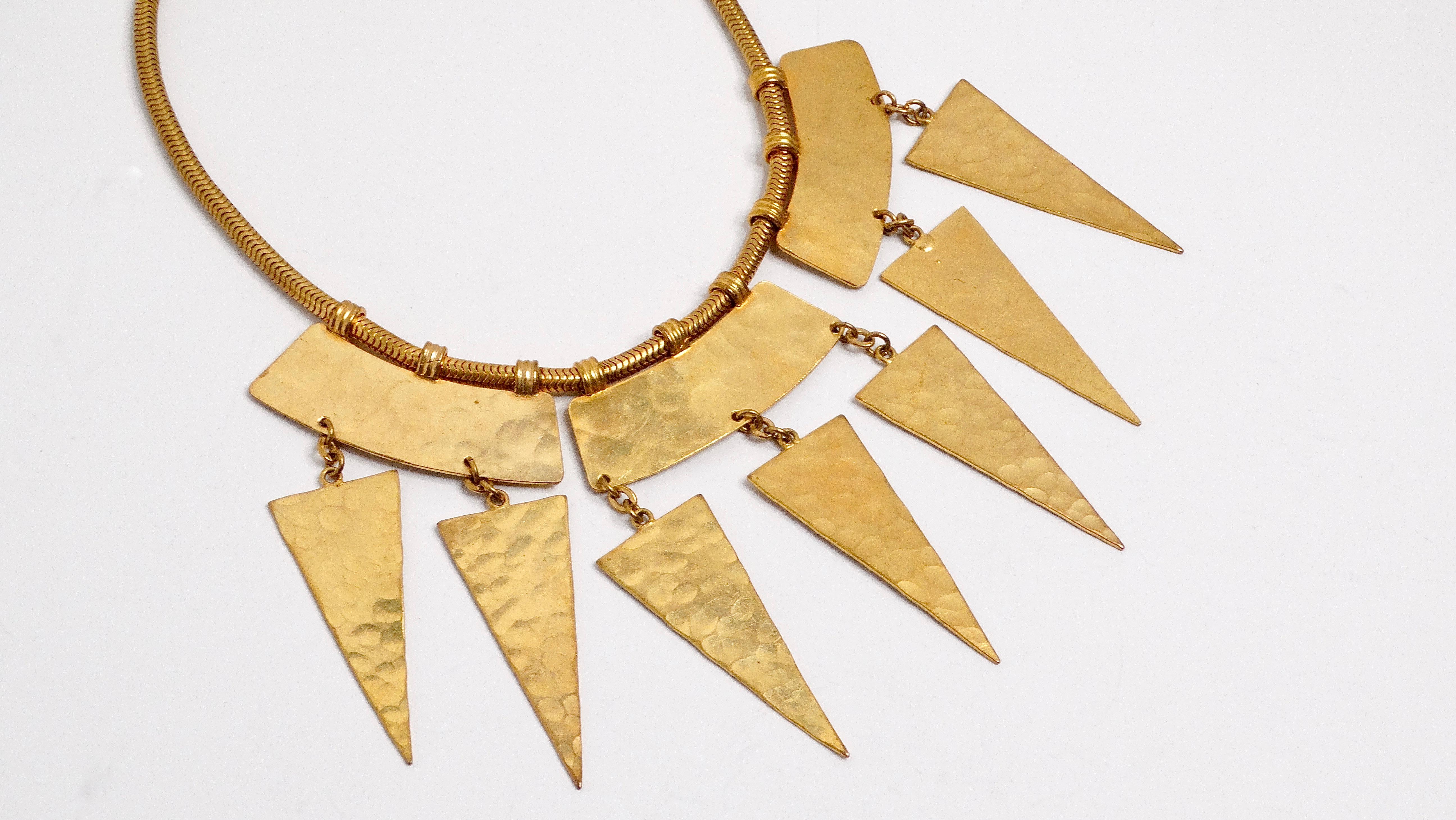 Yves Saint Laurent Collar geométrico de oro martillado vintage en Bueno estado para la venta en Scottsdale, AZ