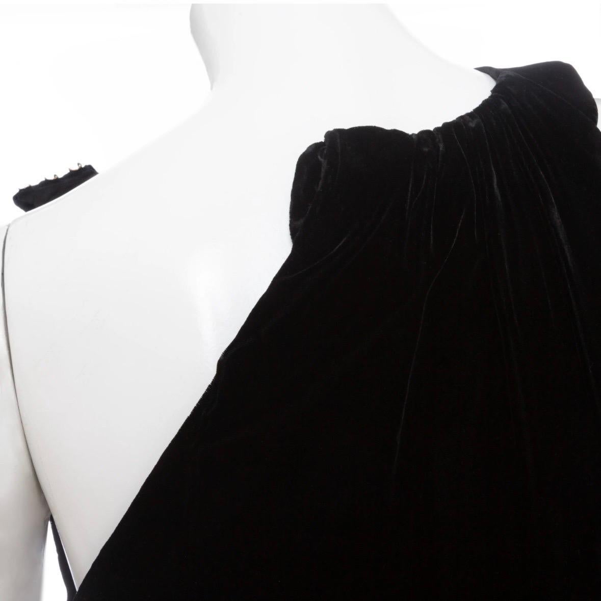 Yves Saint Laurent Vintage Haute Couture Schwarzes Samt-Halterkleid aus Samt im Angebot 2