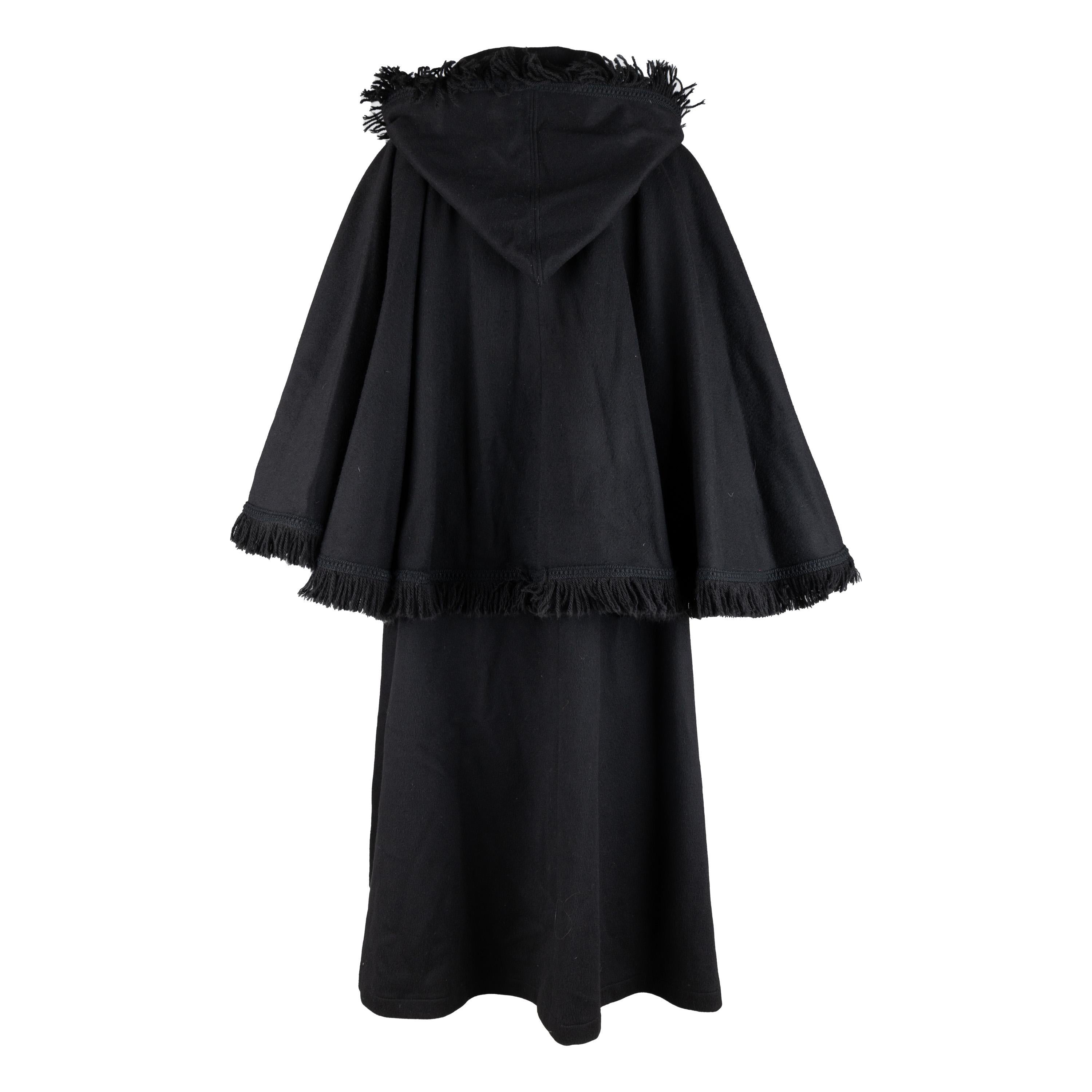 Yves Saint Laurent Abrigo de época con capucha - Años 70 Negro en venta