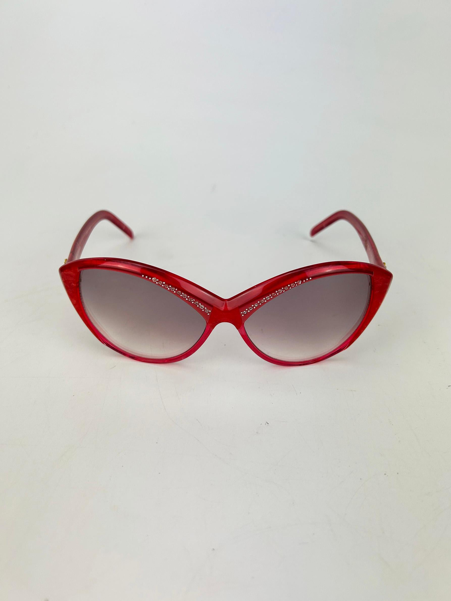 Yves Saint Laurent Vintage Rouge Rhinestone Cat eye Sunglasses c1980 Pour femmes en vente
