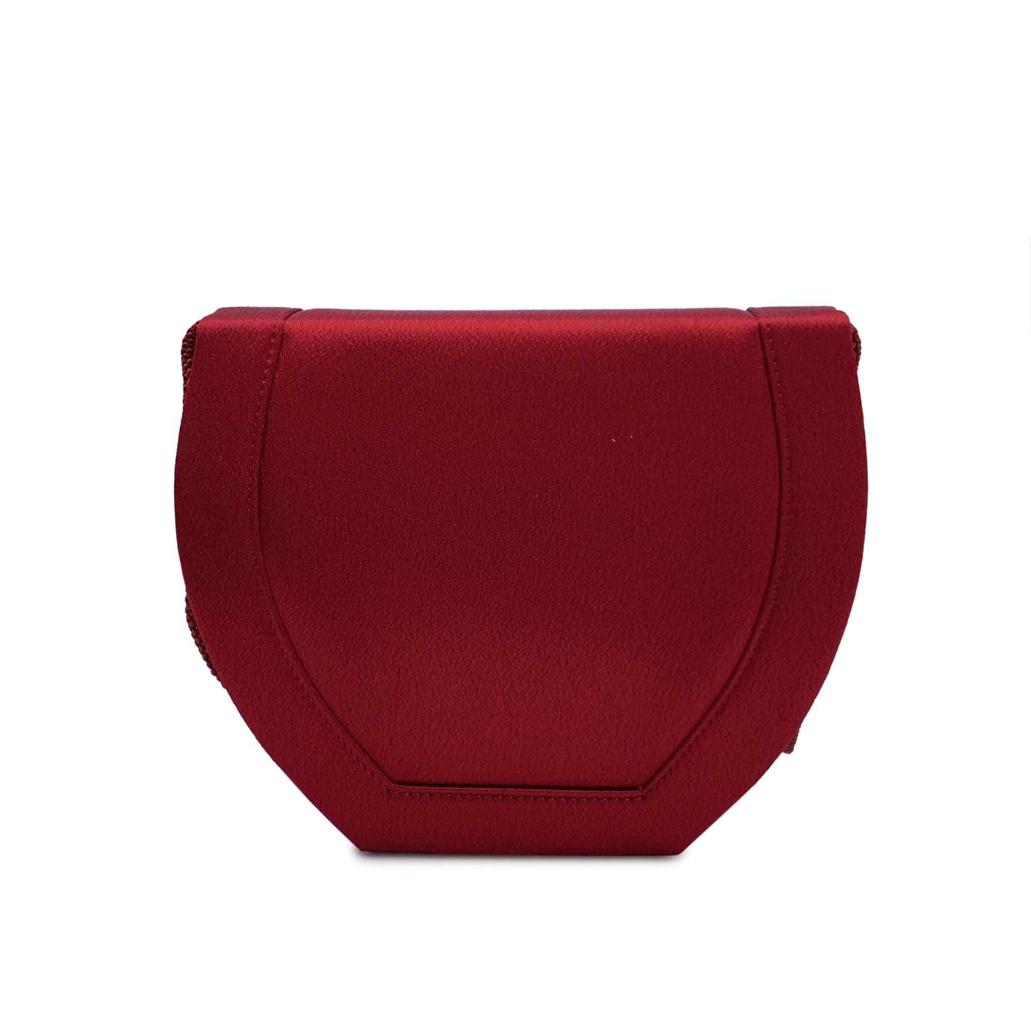 Yves Saint Laurent Vintage Rote Satin-Umhängetasche mit Schleife im Zustand „Hervorragend“ in Rome, Rome
