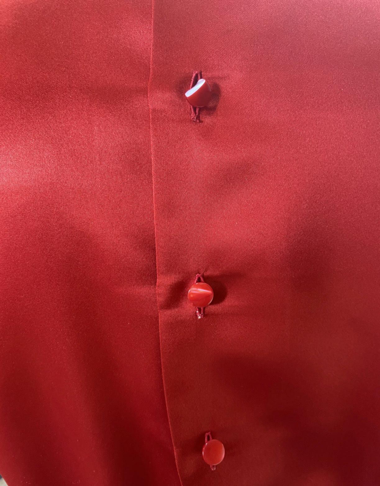 Robe vintage en soie rouge Yves Saint Laurent en vente 2