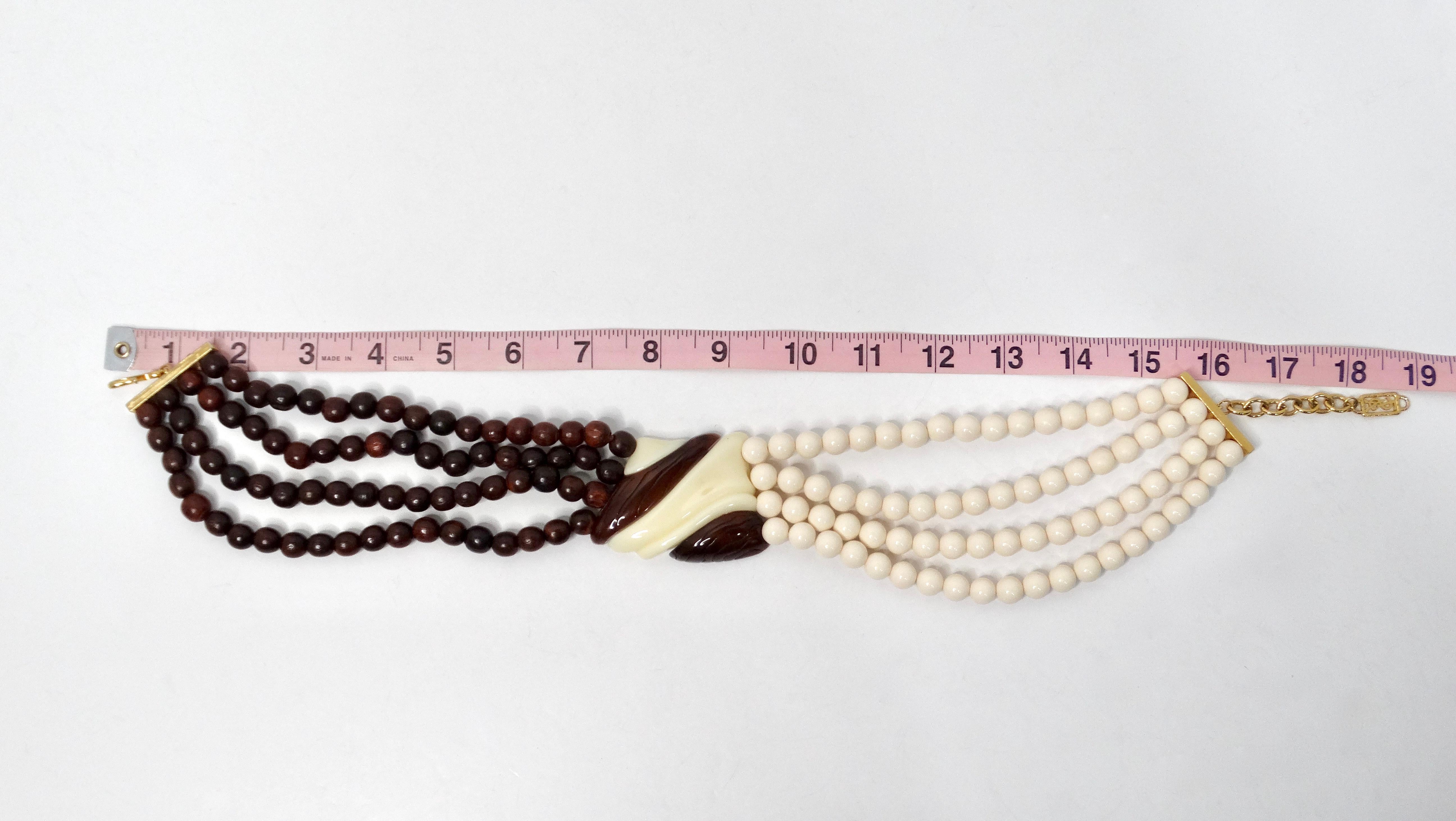 Yves Saint Laurent Collar vintage de resina y cuentas de madera de varias vueltas en venta 4