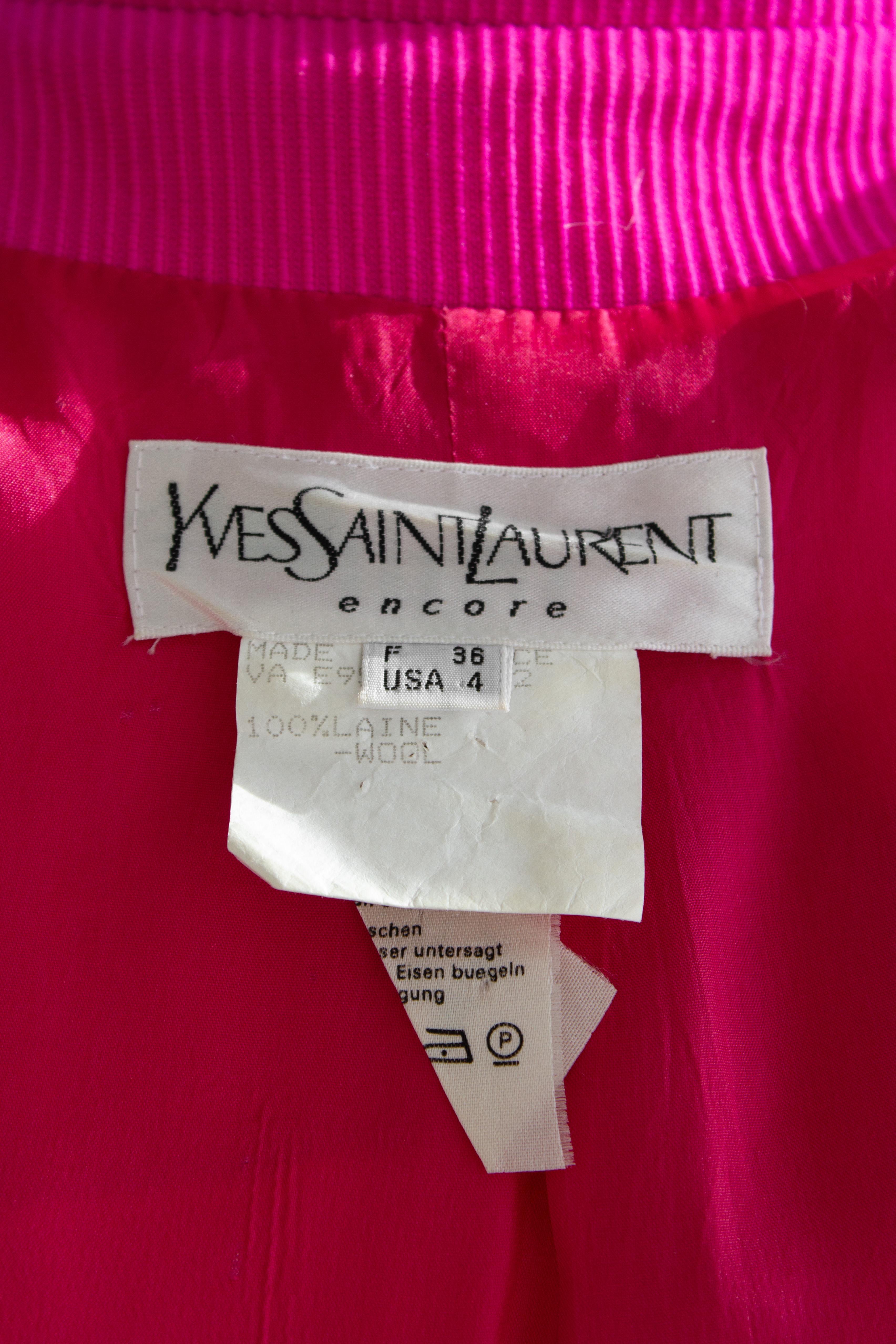 Yves Saint Laurent Vintage Frühjahr/Sommer 1995 Barbie Rosa Gold Herze Jacke im Angebot 6